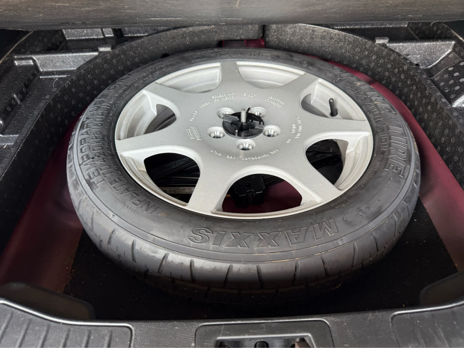 2020 Ford Escape SE - Rapid Red Metallic Tinted Clearcoat exterior view 20