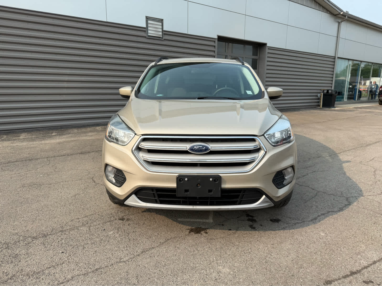 2018 Ford Escape SE - White Gold Metallic exterior view 3