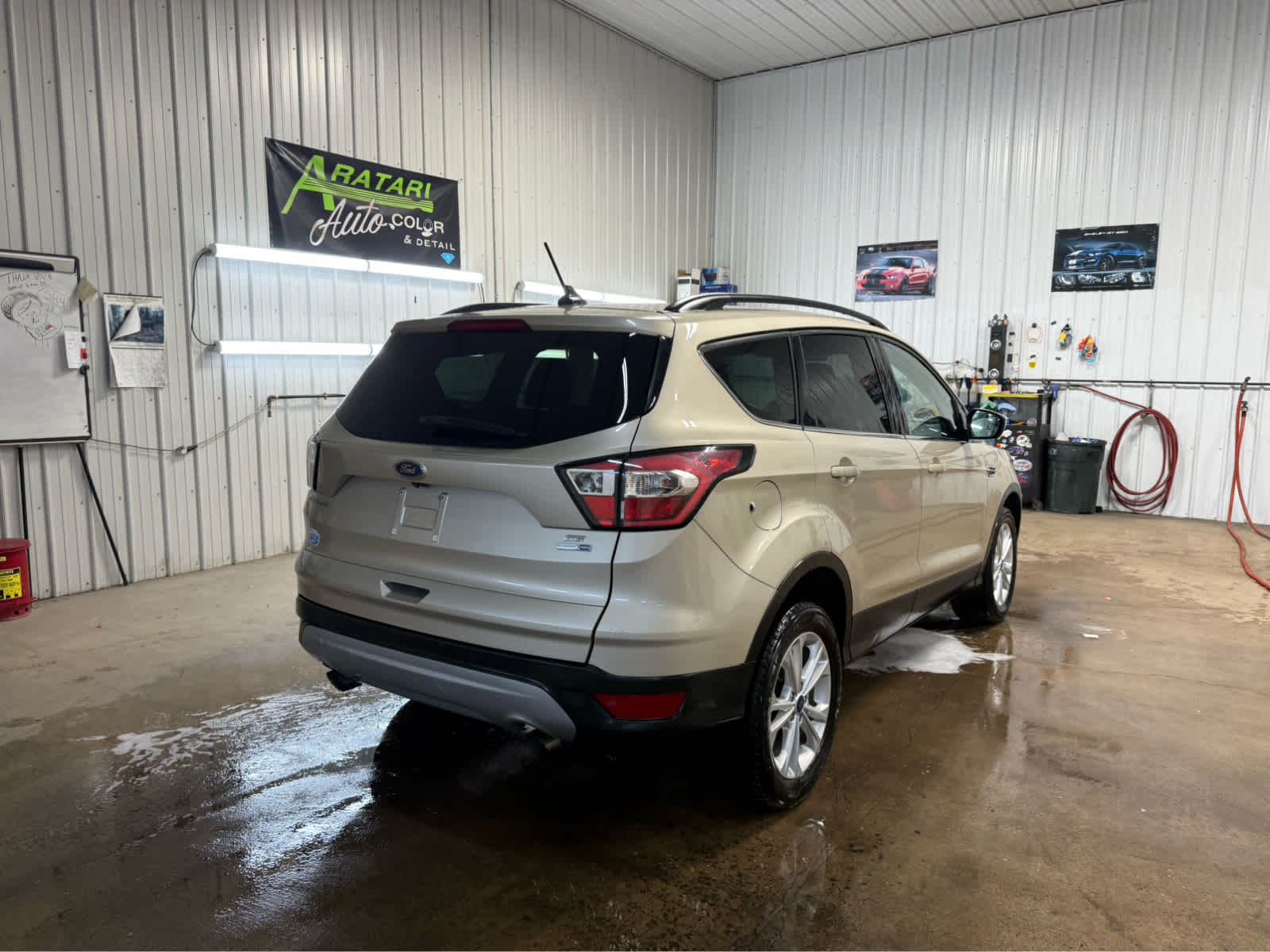 2018 Ford Escape SE - White Gold Metallic exterior view 5