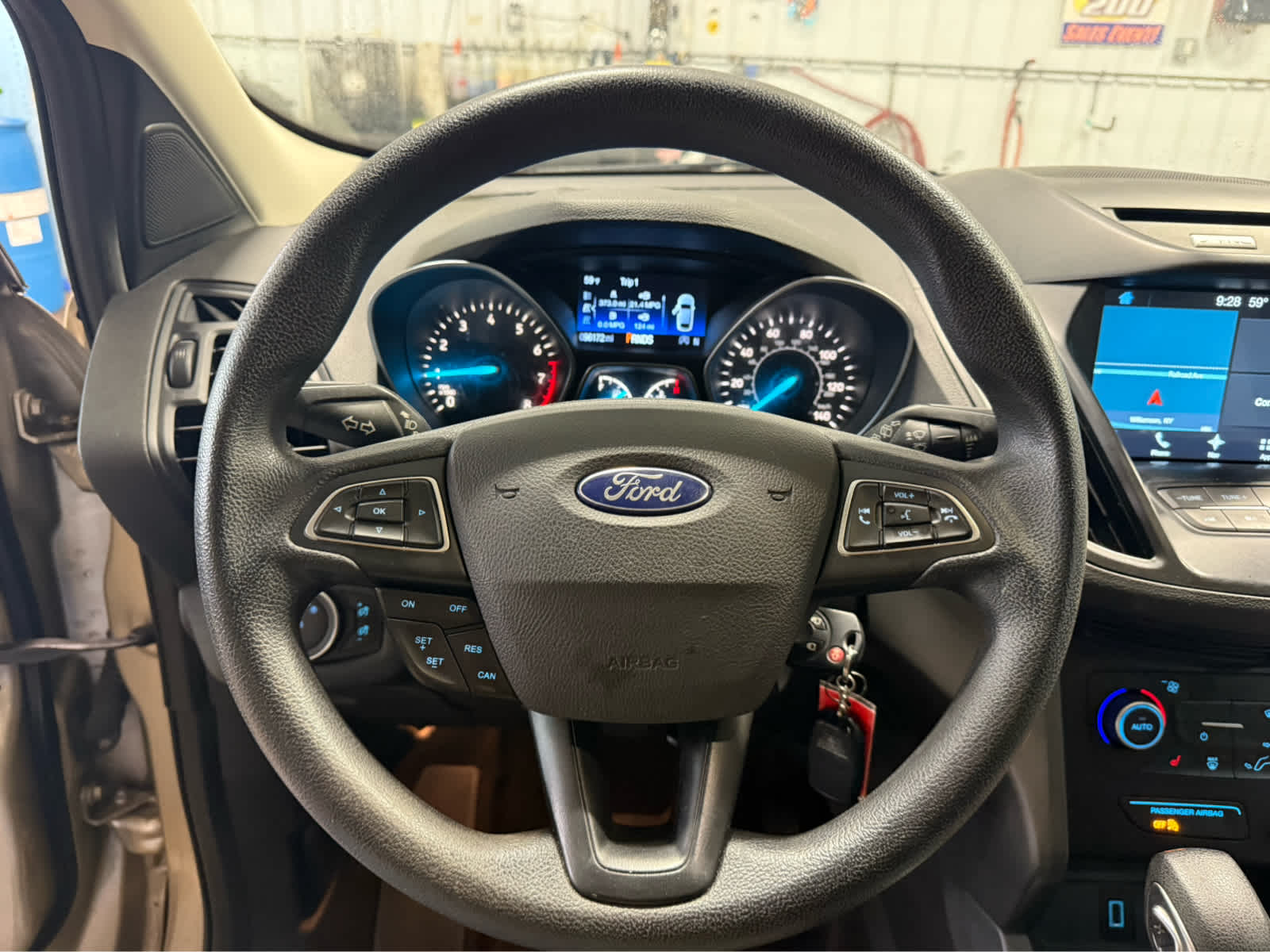 2018 Ford Escape SE - White Gold Metallic exterior view 9
