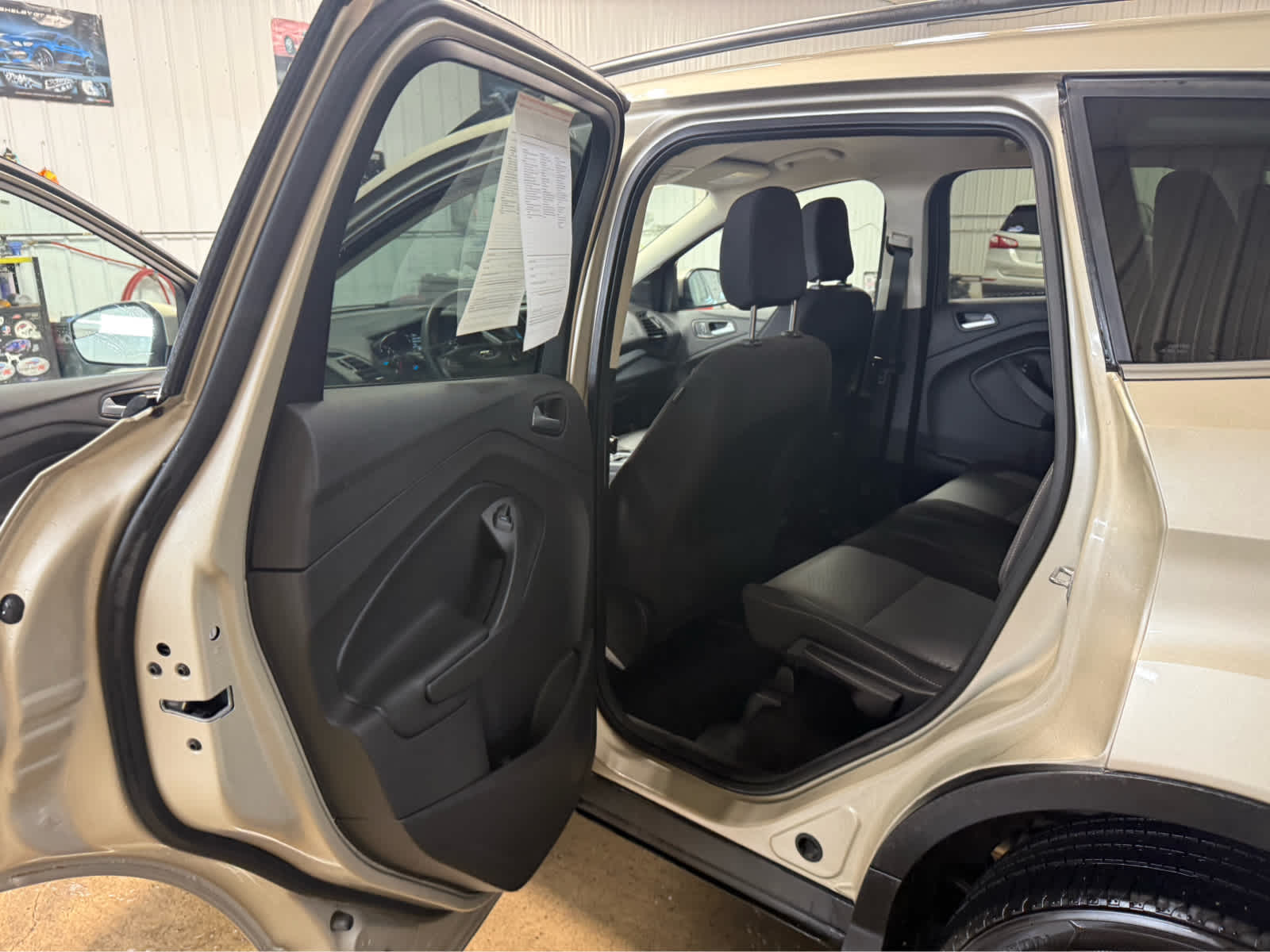 2018 Ford Escape SE - White Gold Metallic exterior view 14