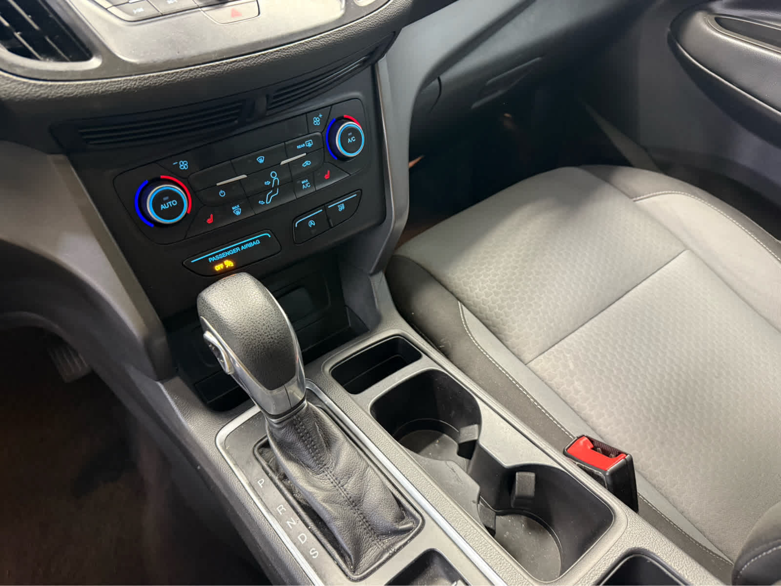 2018 Ford Escape SE - White Gold Metallic exterior view 13
