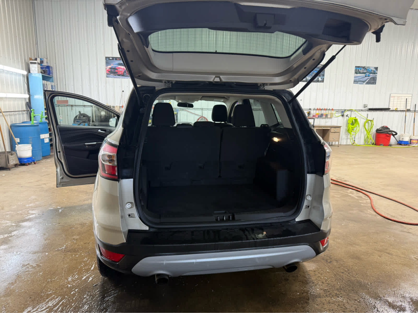 2018 Ford Escape SE - White Gold Metallic exterior view 16