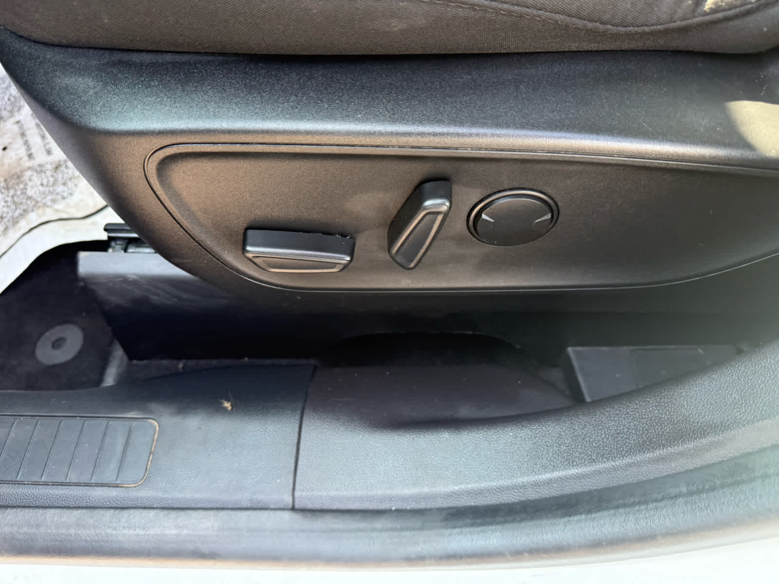 2023 Ford Escape Active - Star White Metallic Tri-Coat exterior view 8