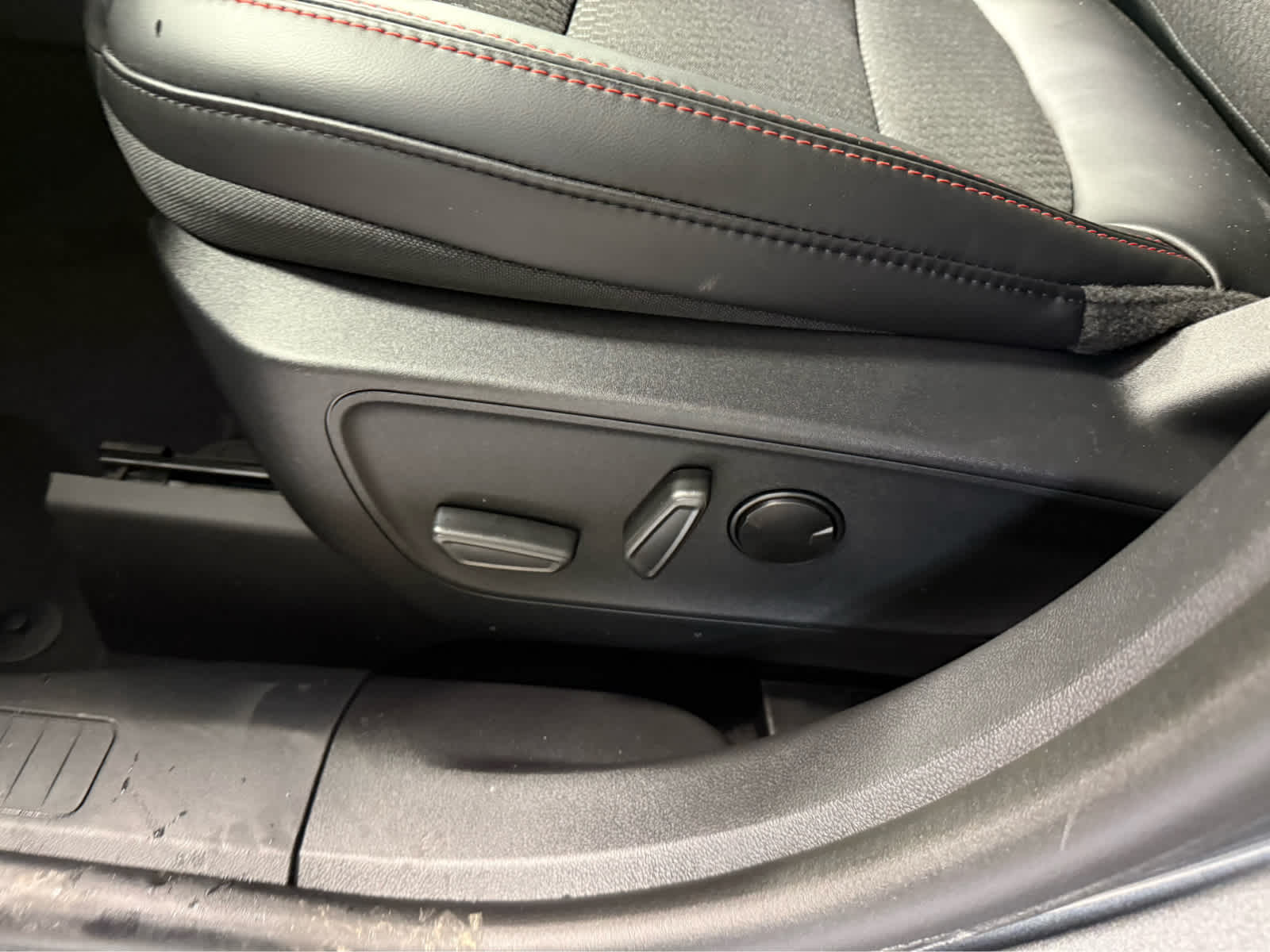 2025 Ford Escape ST-Line - Carbonized Gray Metallic exterior view 8