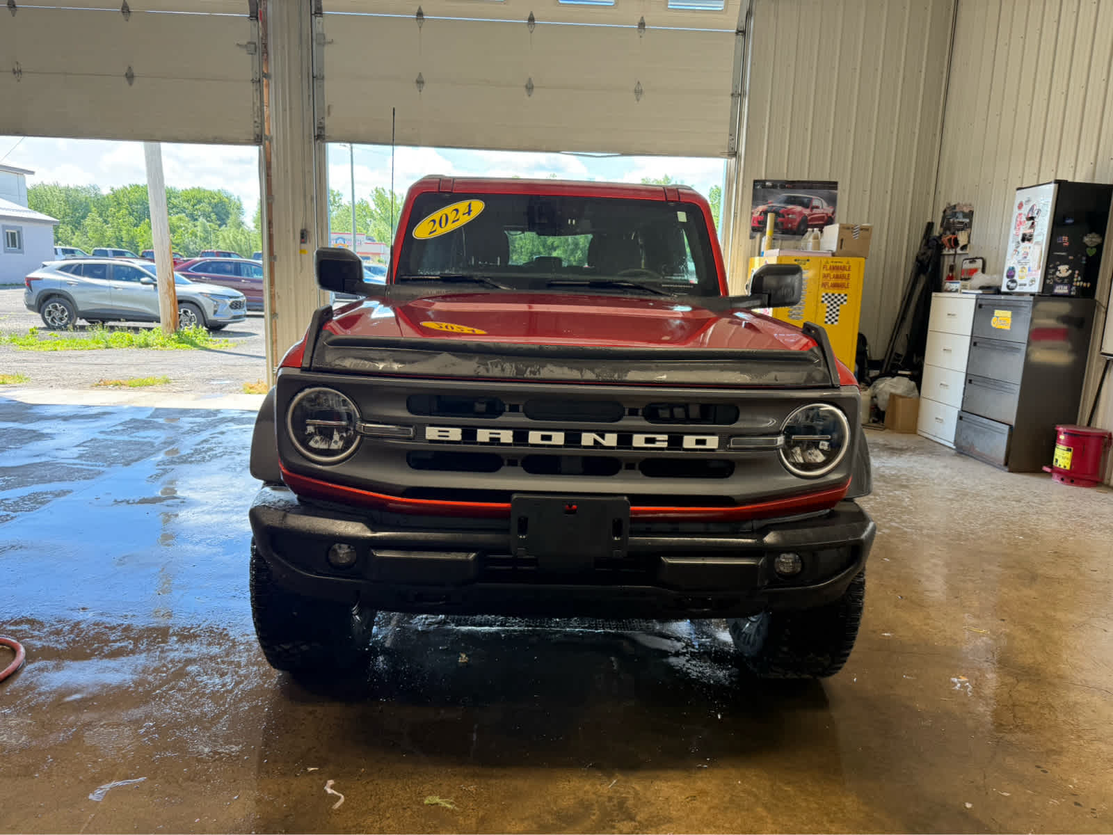 2024 Ford Bronco Big Bend - Hot Pepper Red Metallic Tinted Clearcoat exterior view 3