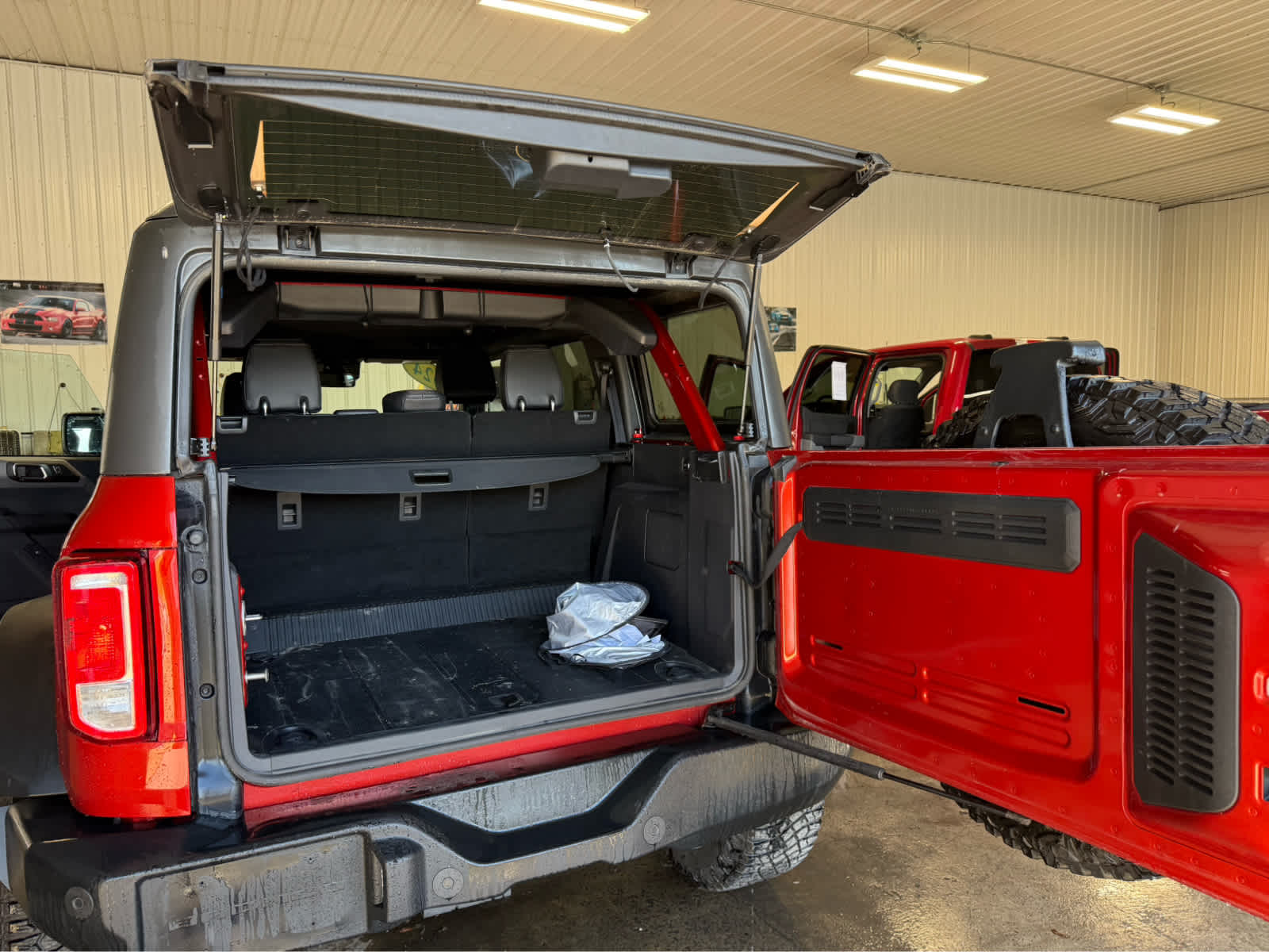 2024 Ford Bronco Big Bend - Hot Pepper Red Metallic Tinted Clearcoat exterior view 17