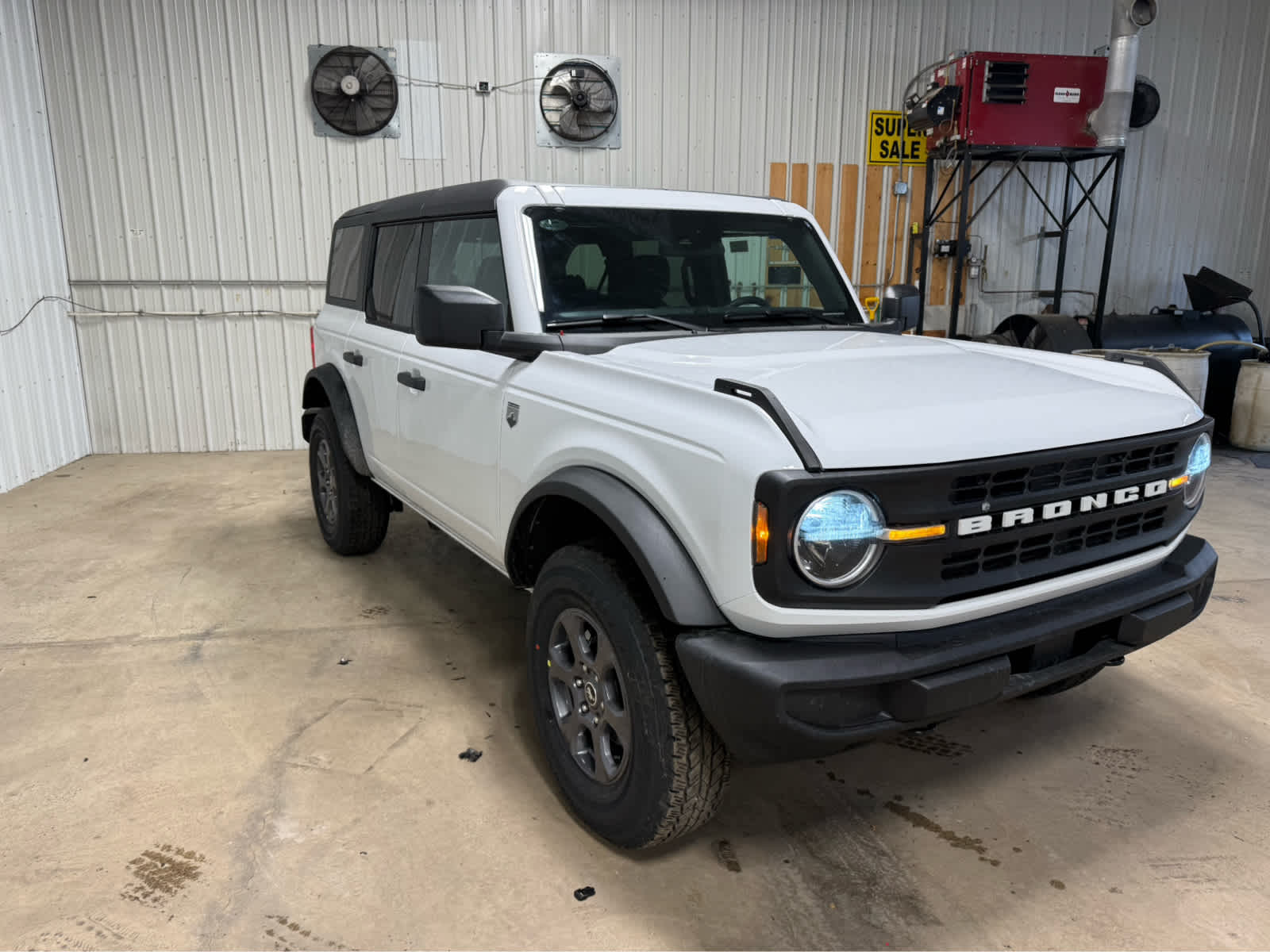 2025 Ford Bronco Big Bend - Oxford White exterior view 2
