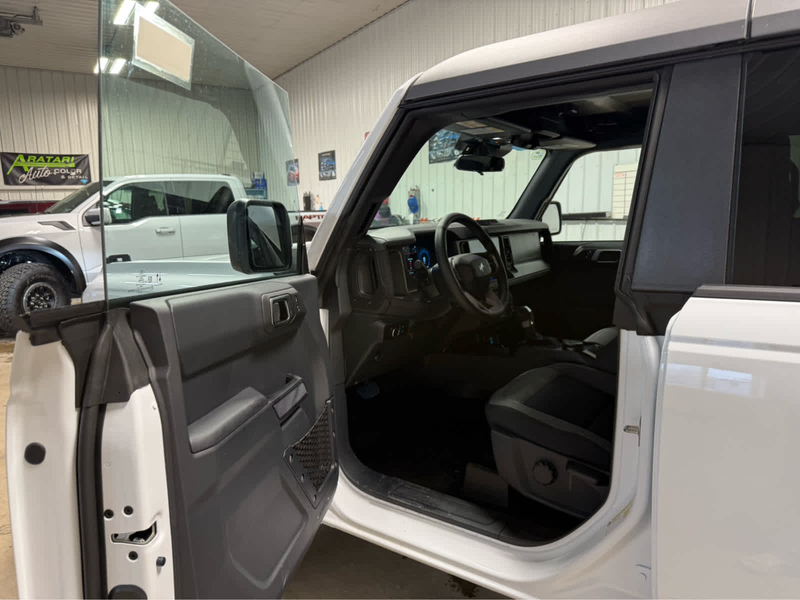 2025 Ford Bronco Big Bend - Oxford White exterior view 6