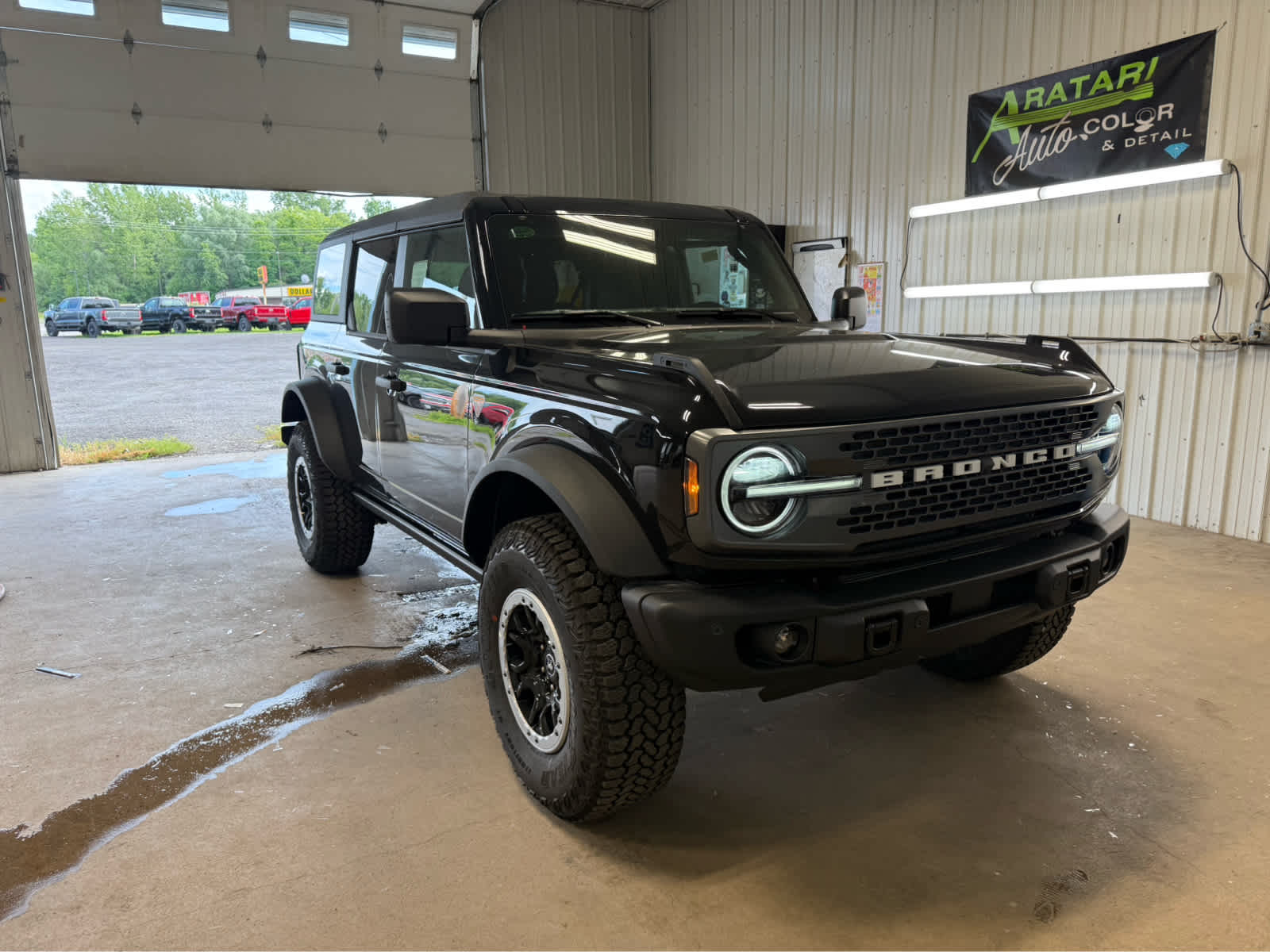 2026 Ford Bronco Badlands - Shadow Black exterior view 2