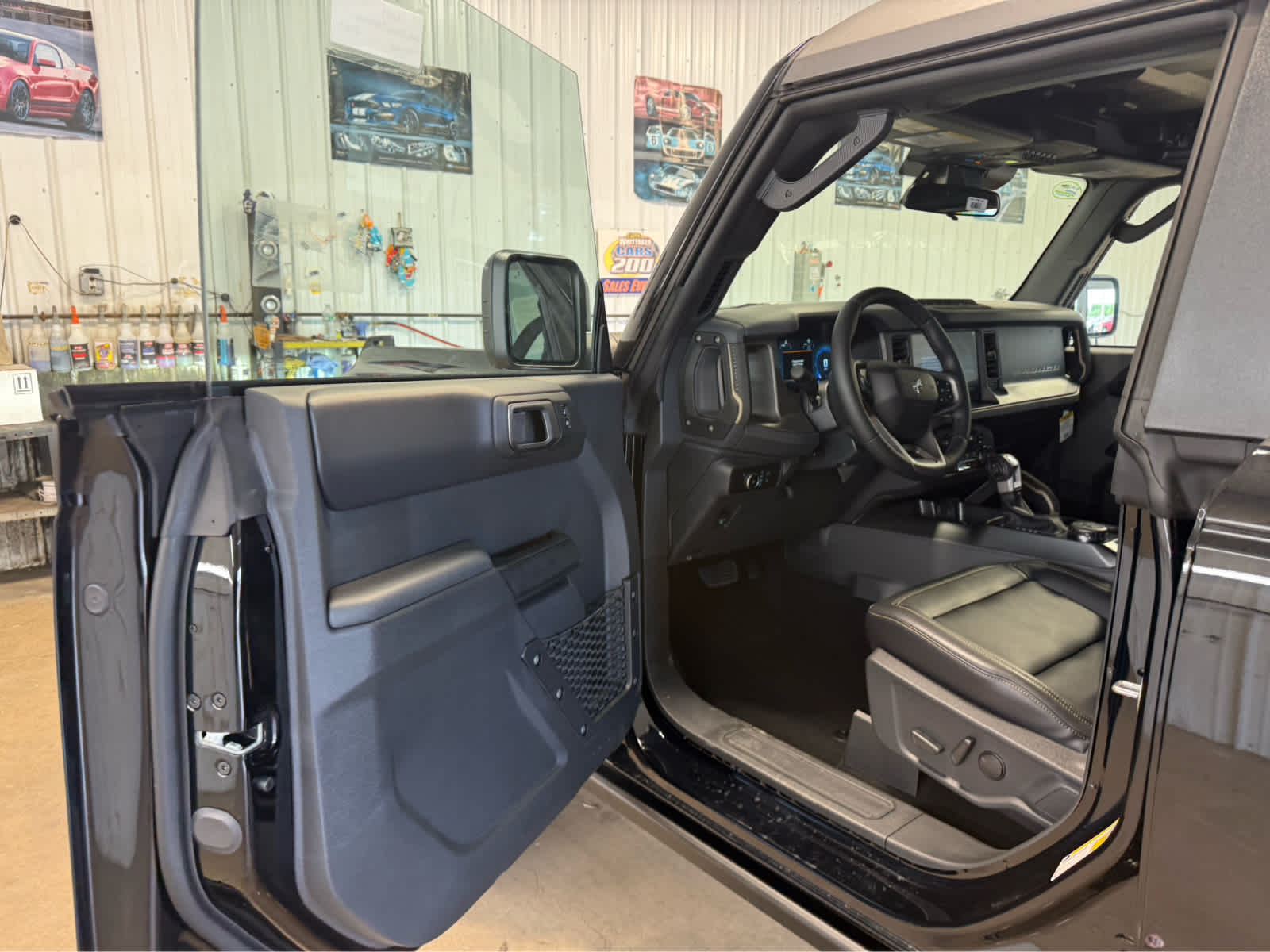 2026 Ford Bronco Badlands - Shadow Black exterior view 6