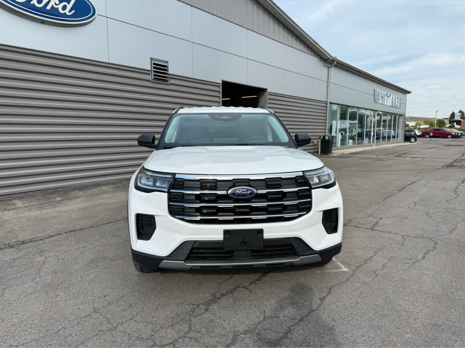 2025 Ford Explorer Active - Star White Metallic Tri-Coat exterior view 3