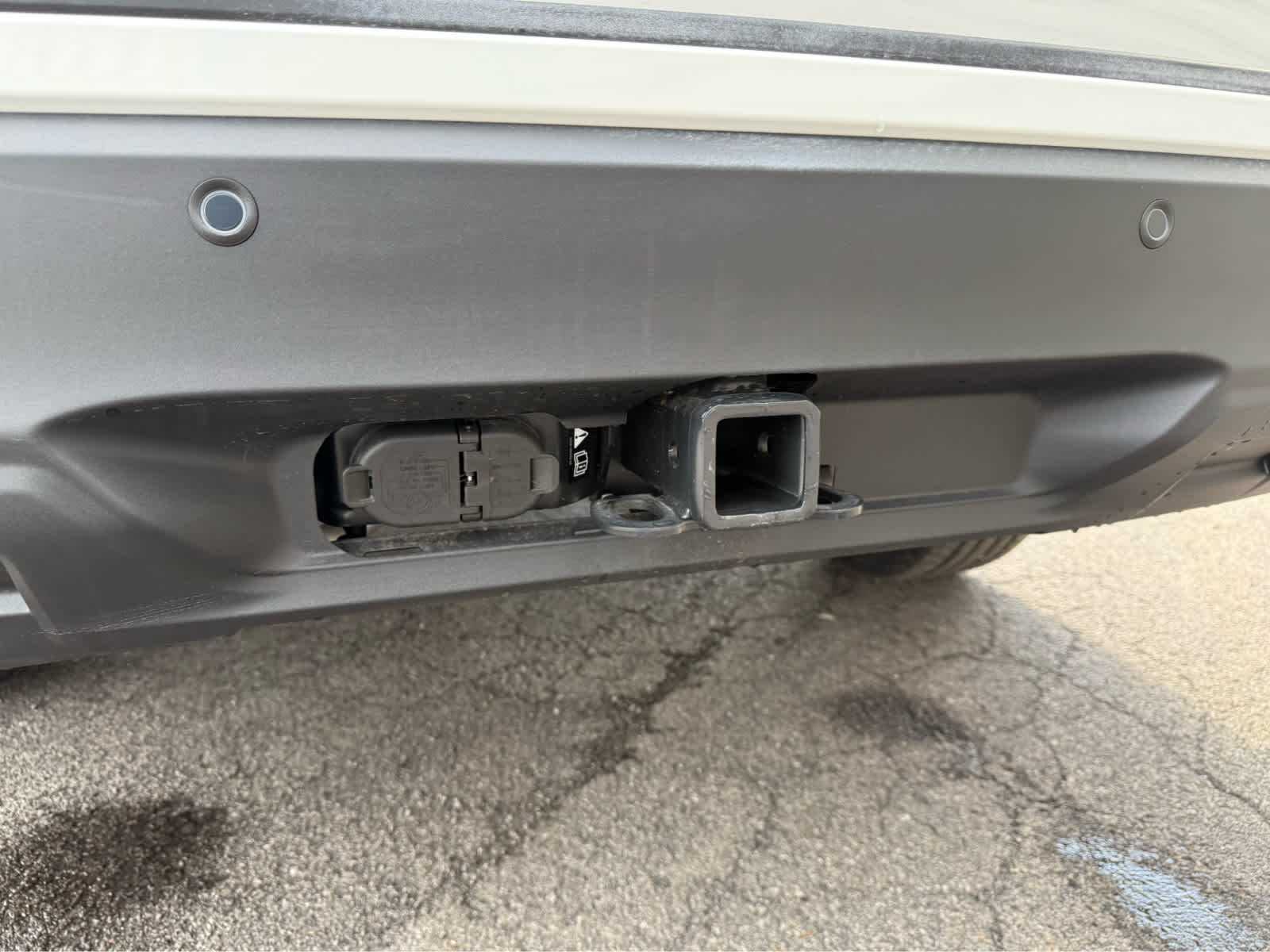 2025 Ford Explorer Active - Star White Metallic Tri-Coat exterior view 6