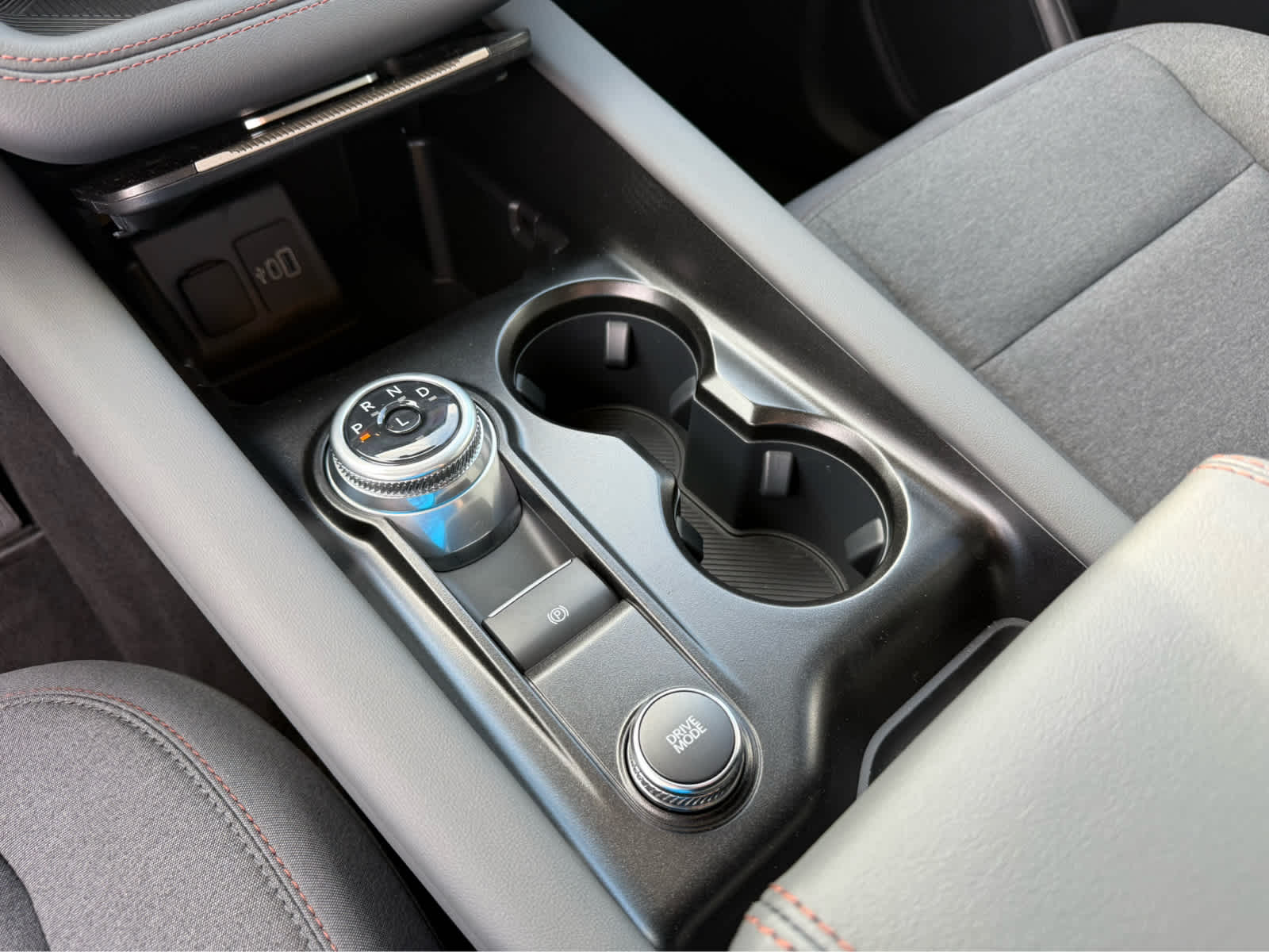 2025 Ford Explorer Active - Star White Metallic Tri-Coat exterior view 15