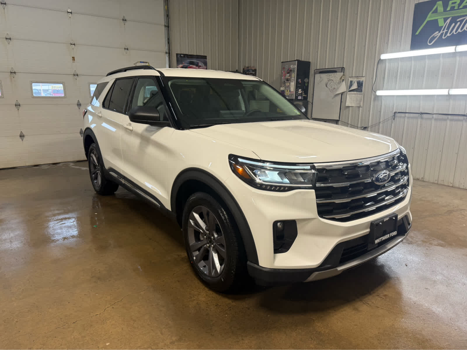 2025 Ford Explorer Active - Star White Metallic Tri-Coat exterior view 2