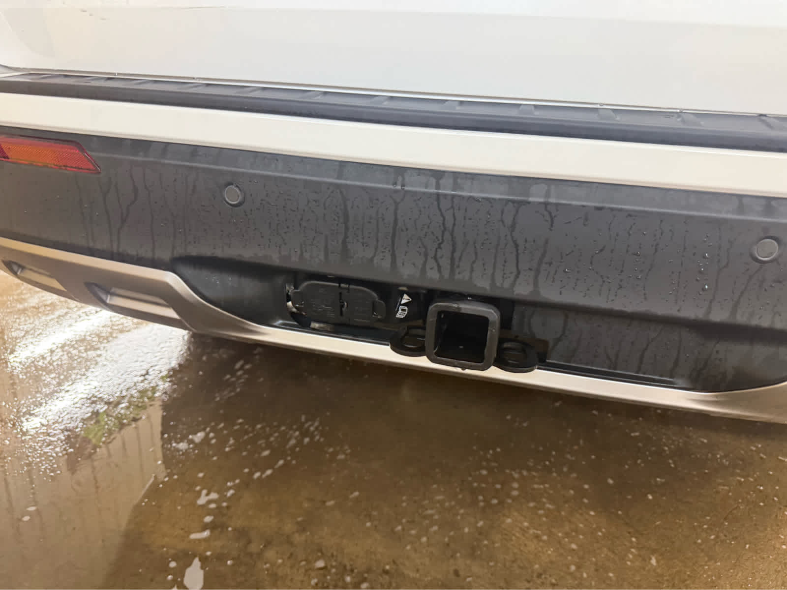 2025 Ford Explorer Active - Star White Metallic Tri-Coat exterior view 6