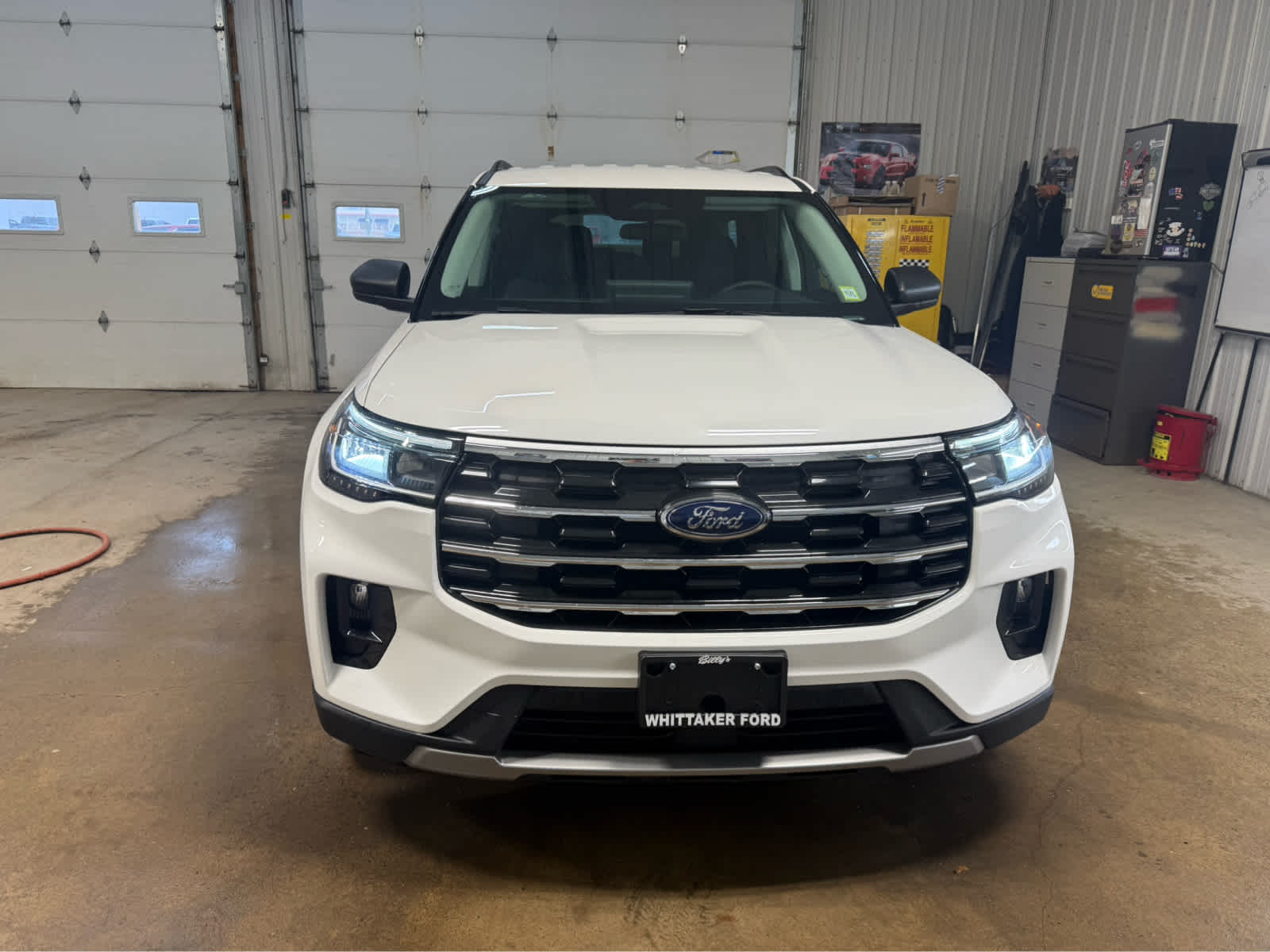 2025 Ford Explorer Active - Star White Metallic Tri-Coat exterior view 3