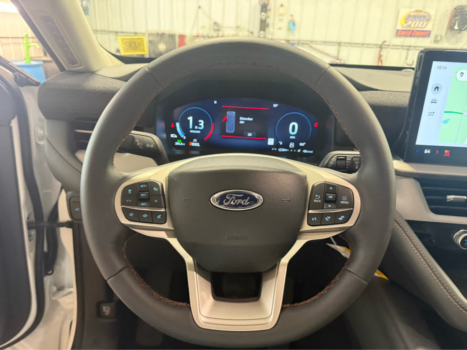 2025 Ford Explorer Active - Star White Metallic Tri-Coat exterior view 10