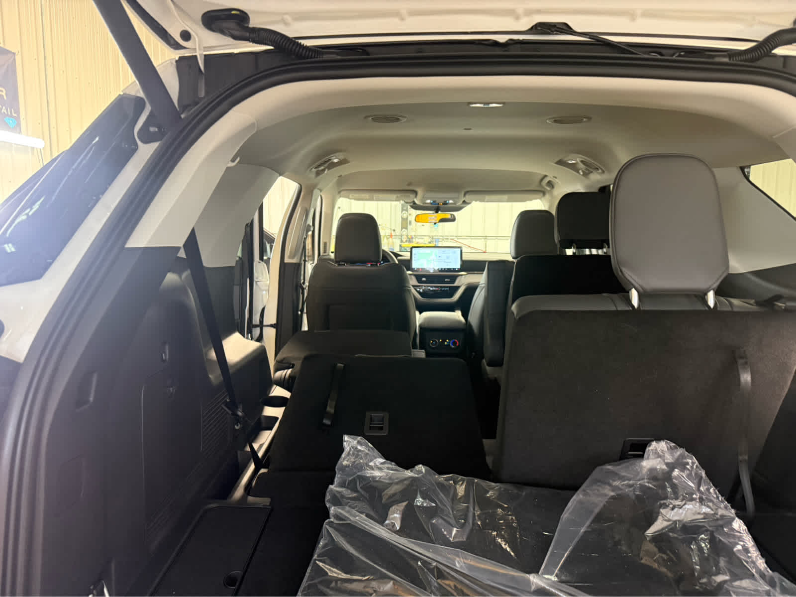 2025 Ford Explorer Active - Star White Metallic Tri-Coat exterior view 18