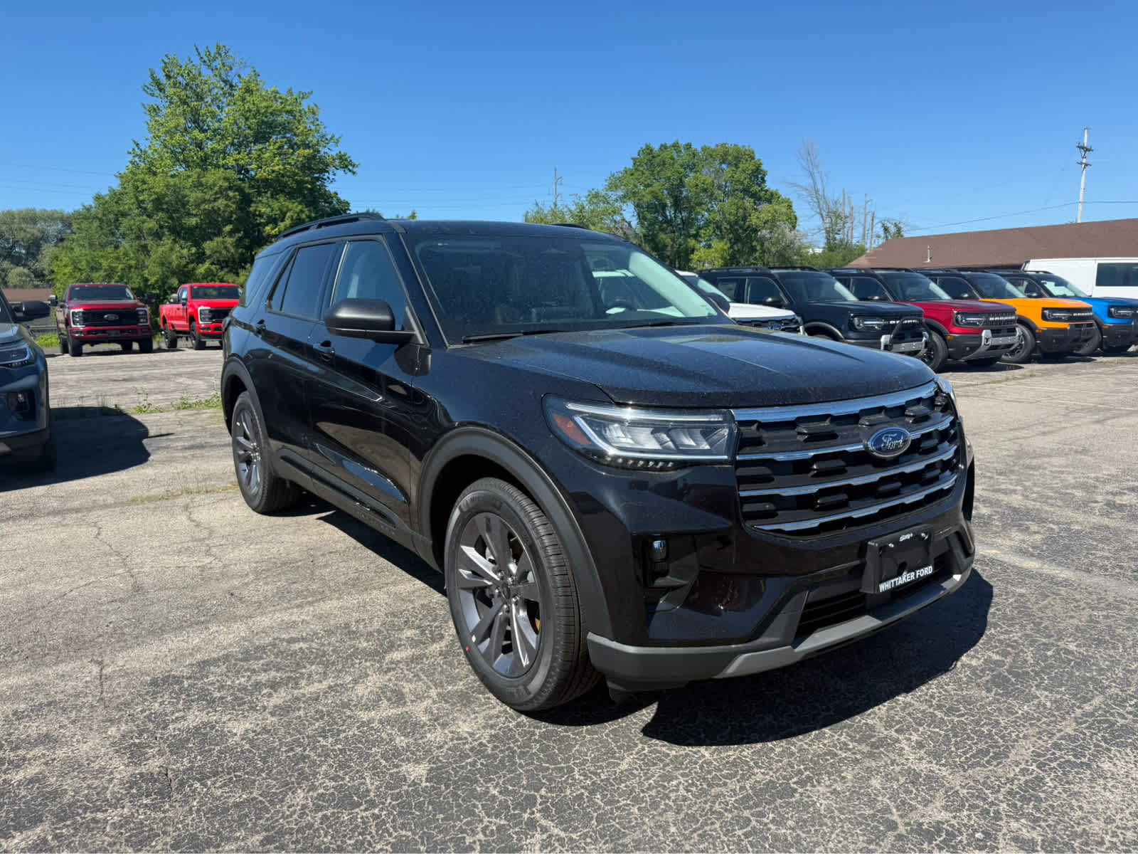 2026 Ford Explorer Active w/200A Pkg - Agate Black Metallic exterior view 2