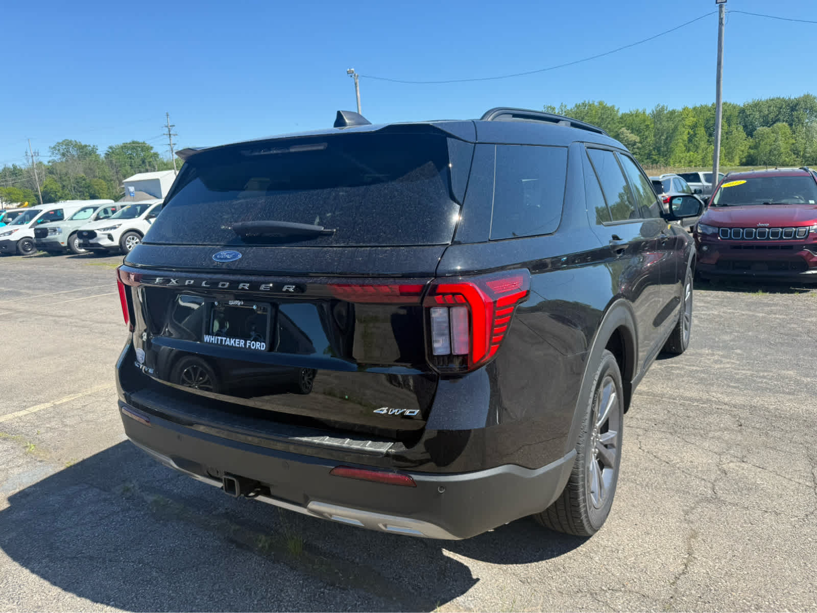 2026 Ford Explorer Active w/200A Pkg - Agate Black Metallic exterior view 5
