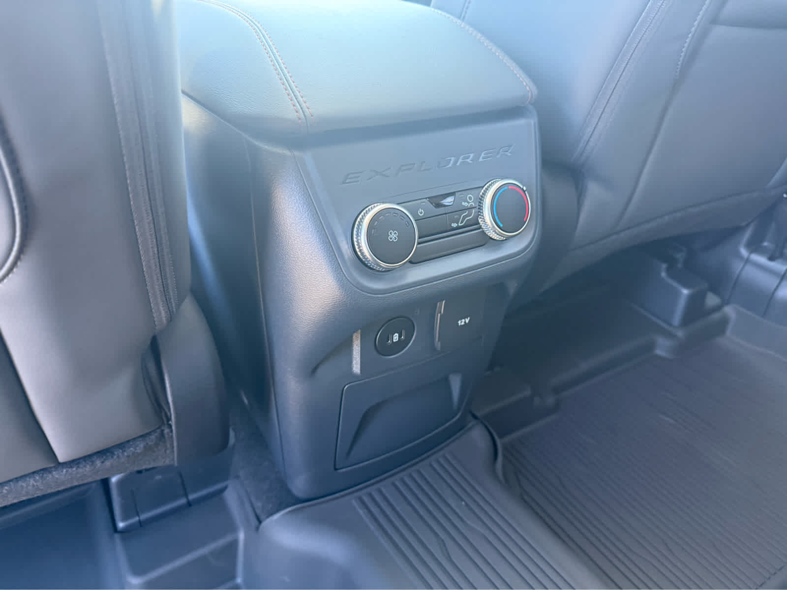 2026 Ford Explorer Active w/200A Pkg - Agate Black Metallic exterior view 19