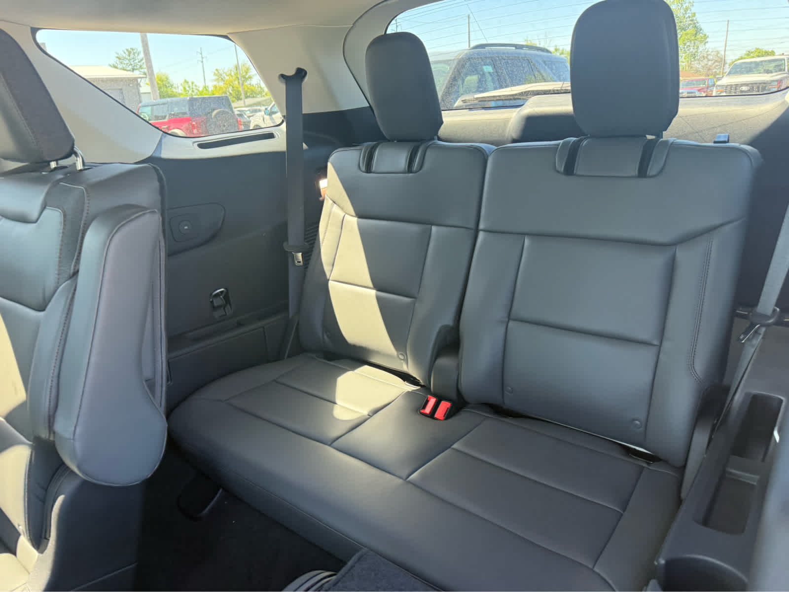 2026 Ford Explorer Active w/200A Pkg - Agate Black Metallic exterior view 20