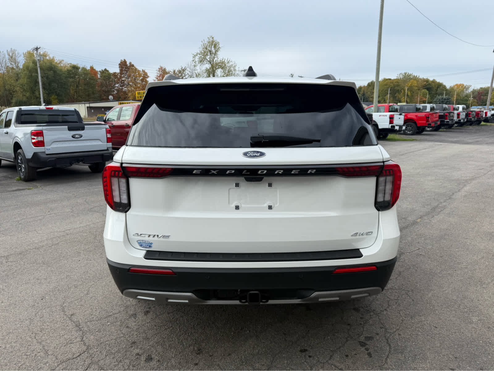 2026 Ford Explorer Active w/100A Pkg - Star White Metallic Tri-Coat exterior view 5