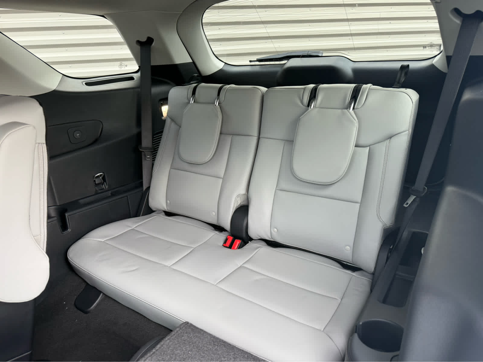 2026 Ford Explorer Active w/100A Pkg - Star White Metallic Tri-Coat exterior view 18