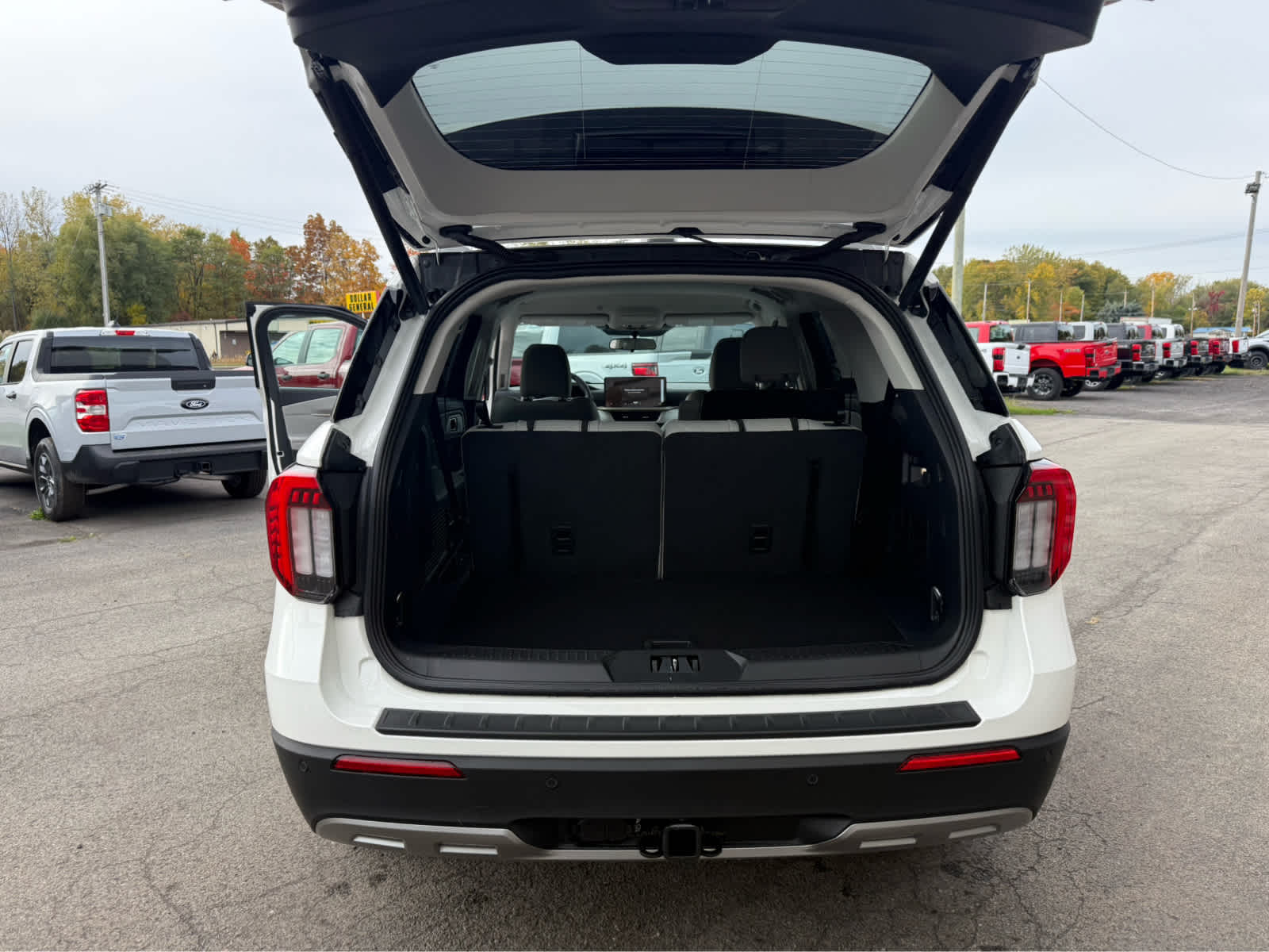 2026 Ford Explorer Active w/100A Pkg - Star White Metallic Tri-Coat exterior view 19