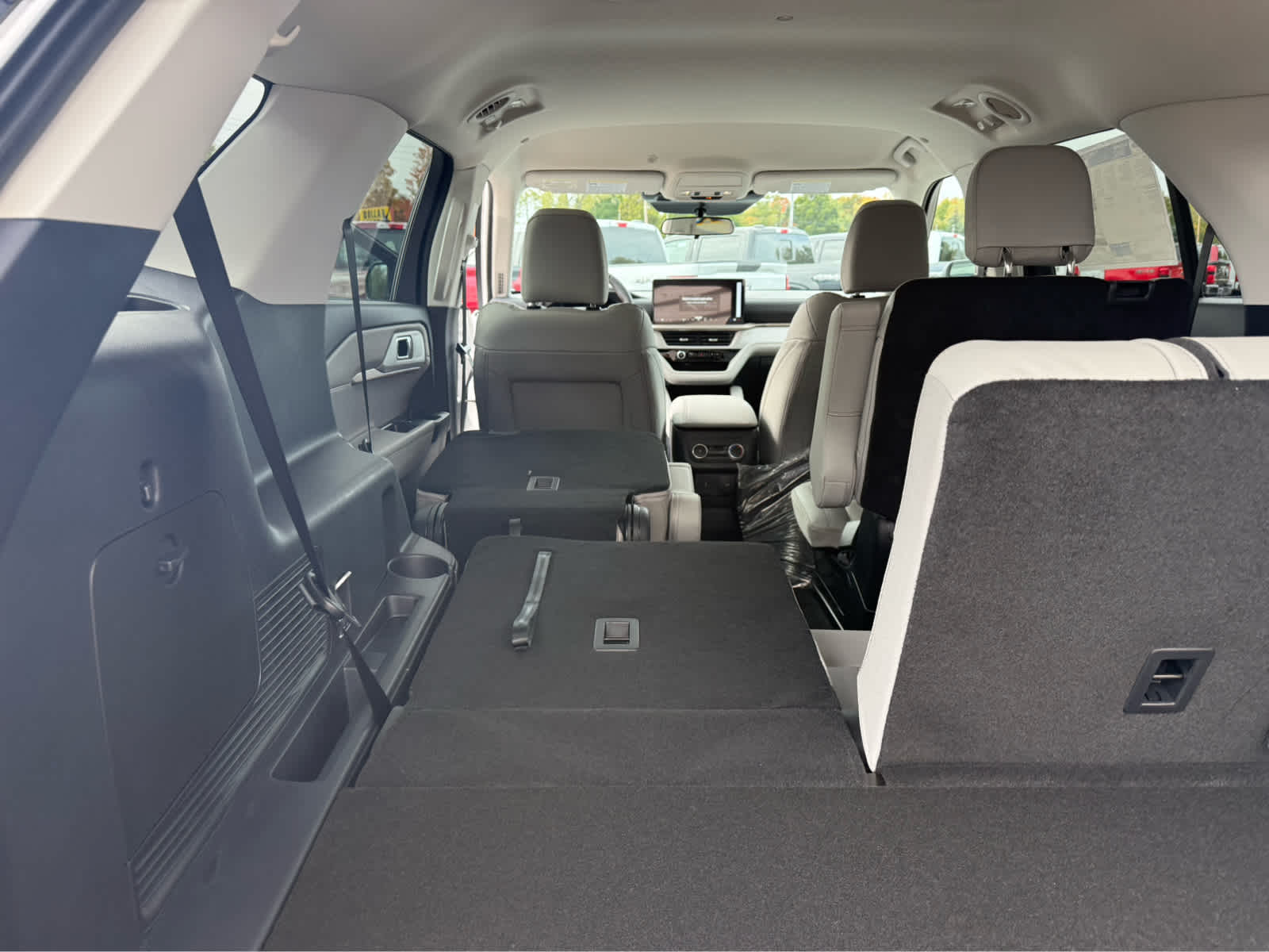 2026 Ford Explorer Active w/100A Pkg - Star White Metallic Tri-Coat exterior view 20