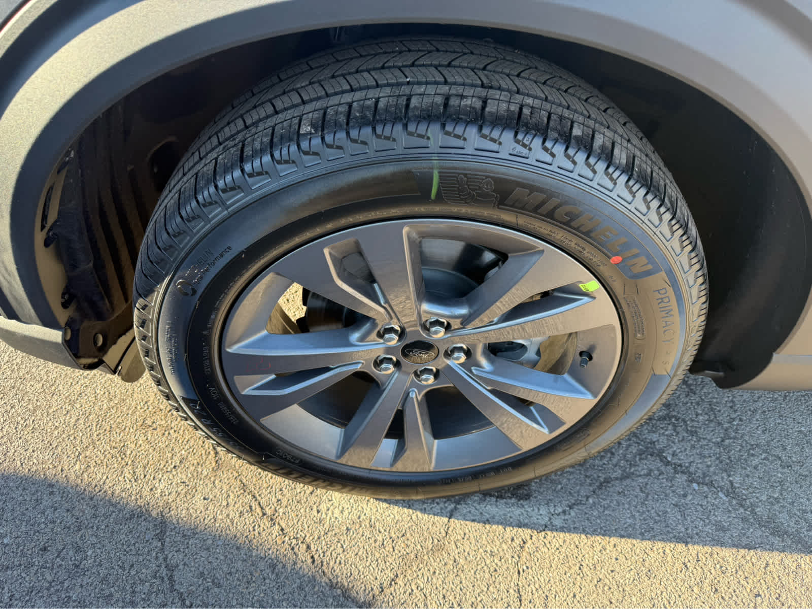 2026 Ford Explorer Active w/100A Pkg - Carbonized Gray Metallic exterior view 4