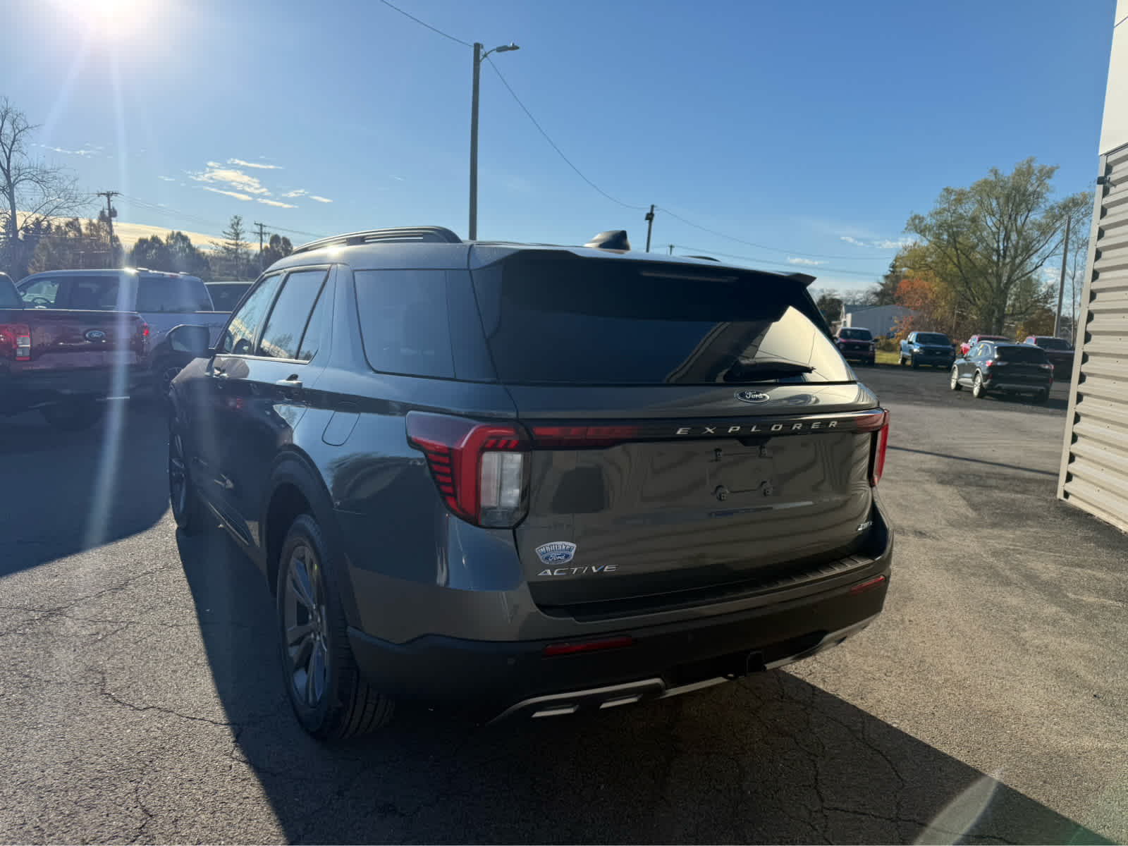 2026 Ford Explorer Active w/100A Pkg - Carbonized Gray Metallic exterior view 5
