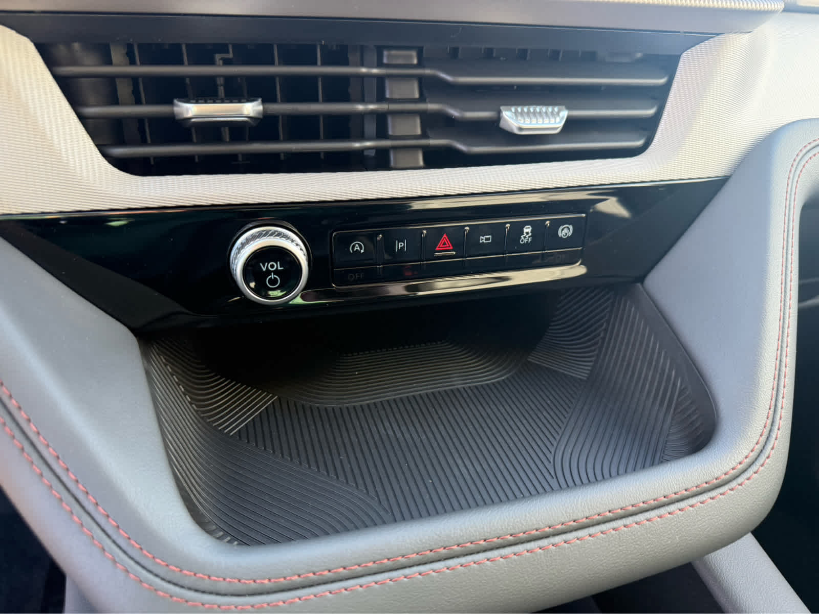 2026 Ford Explorer Active w/100A Pkg - Carbonized Gray Metallic exterior view 15