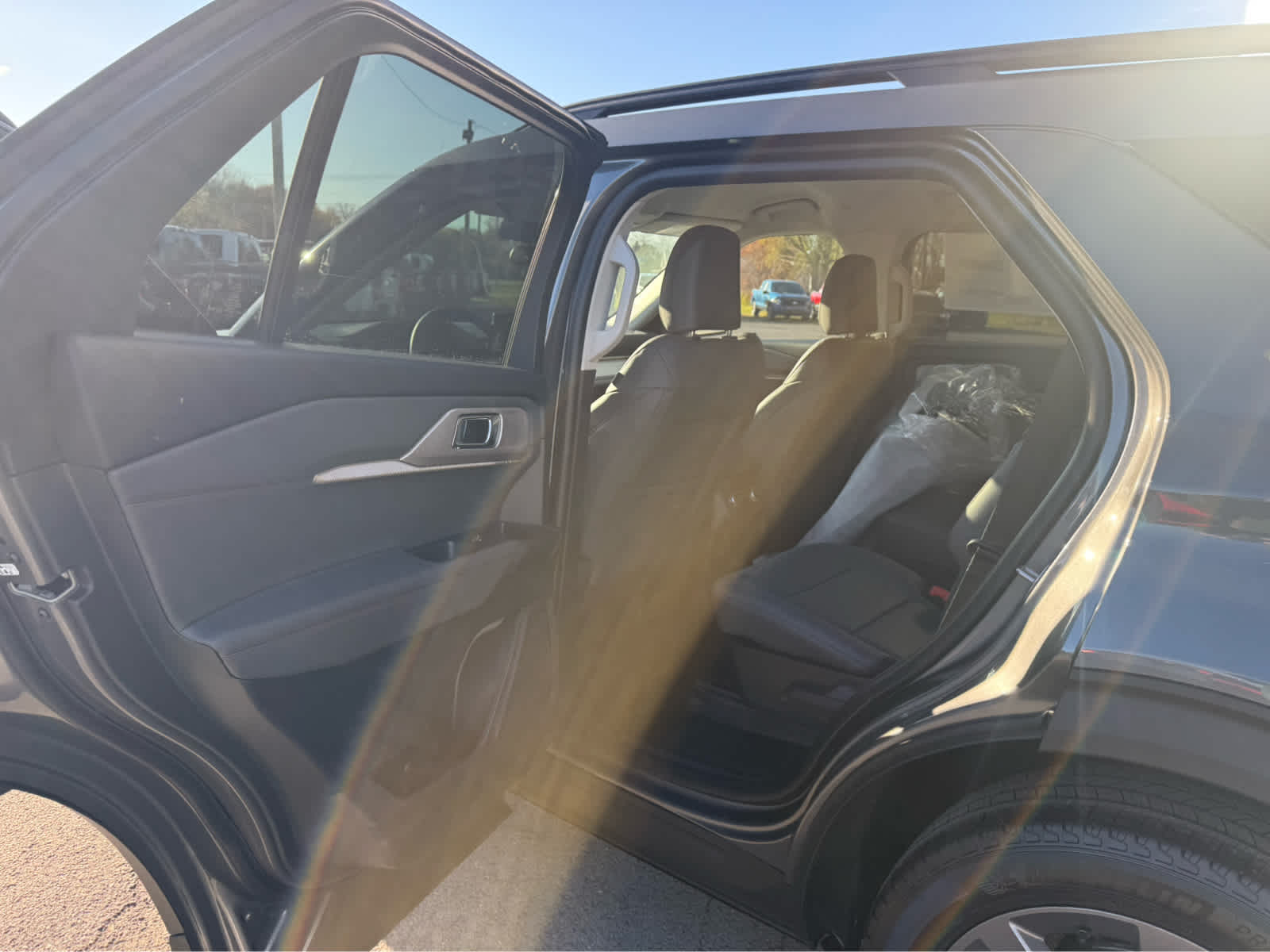 2026 Ford Explorer Active w/100A Pkg - Carbonized Gray Metallic exterior view 17