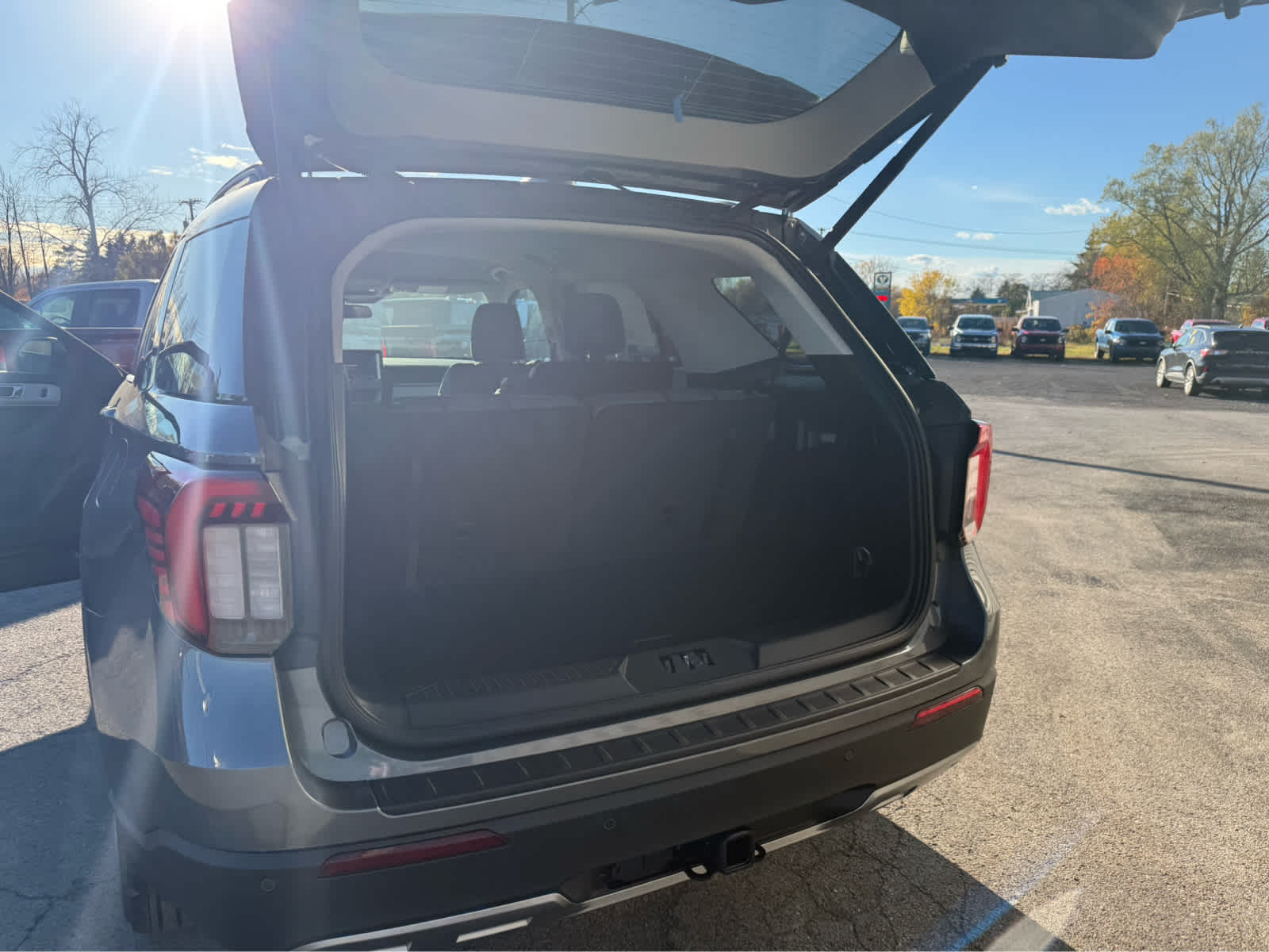 2026 Ford Explorer Active w/100A Pkg - Carbonized Gray Metallic exterior view 20