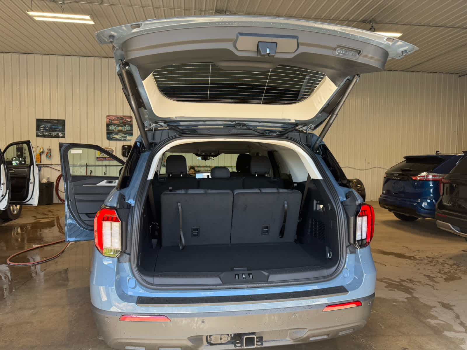 2026 Ford Explorer Active w/200A Pkg - Vapor Blue Metallic exterior view 19