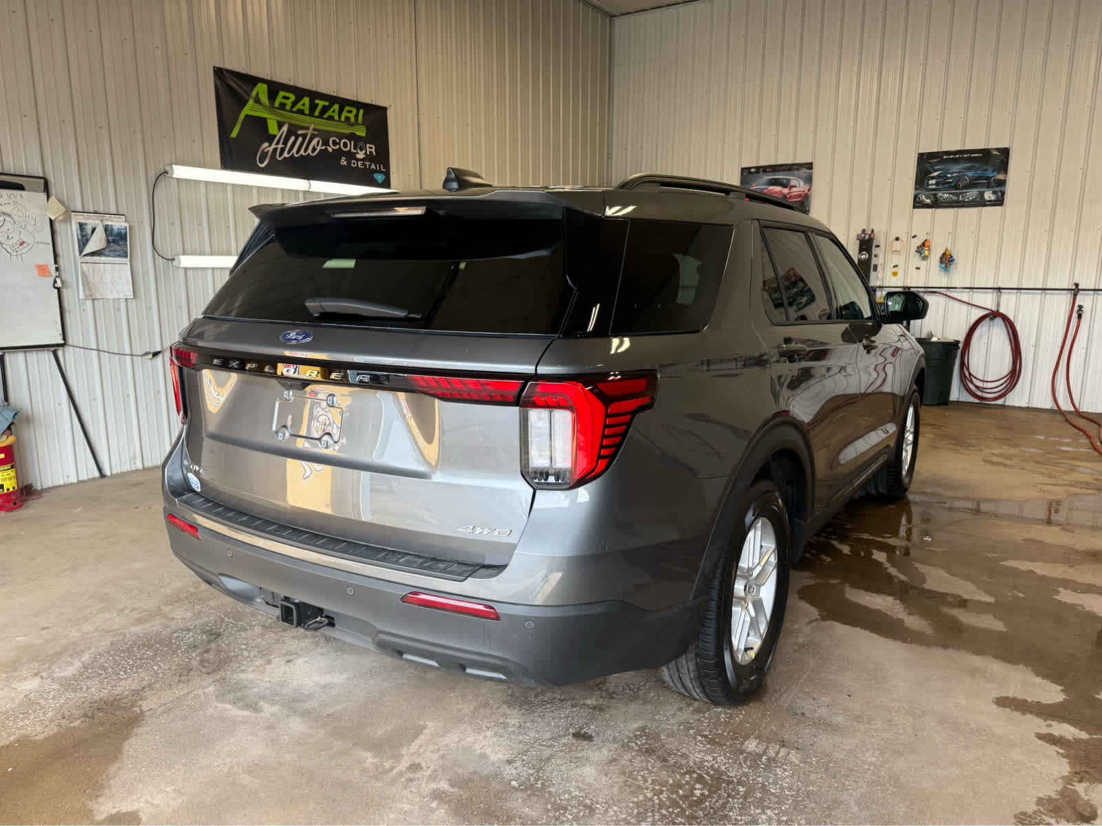 2026 Ford Explorer Active w/100A Pkg - GRAY exterior view 5