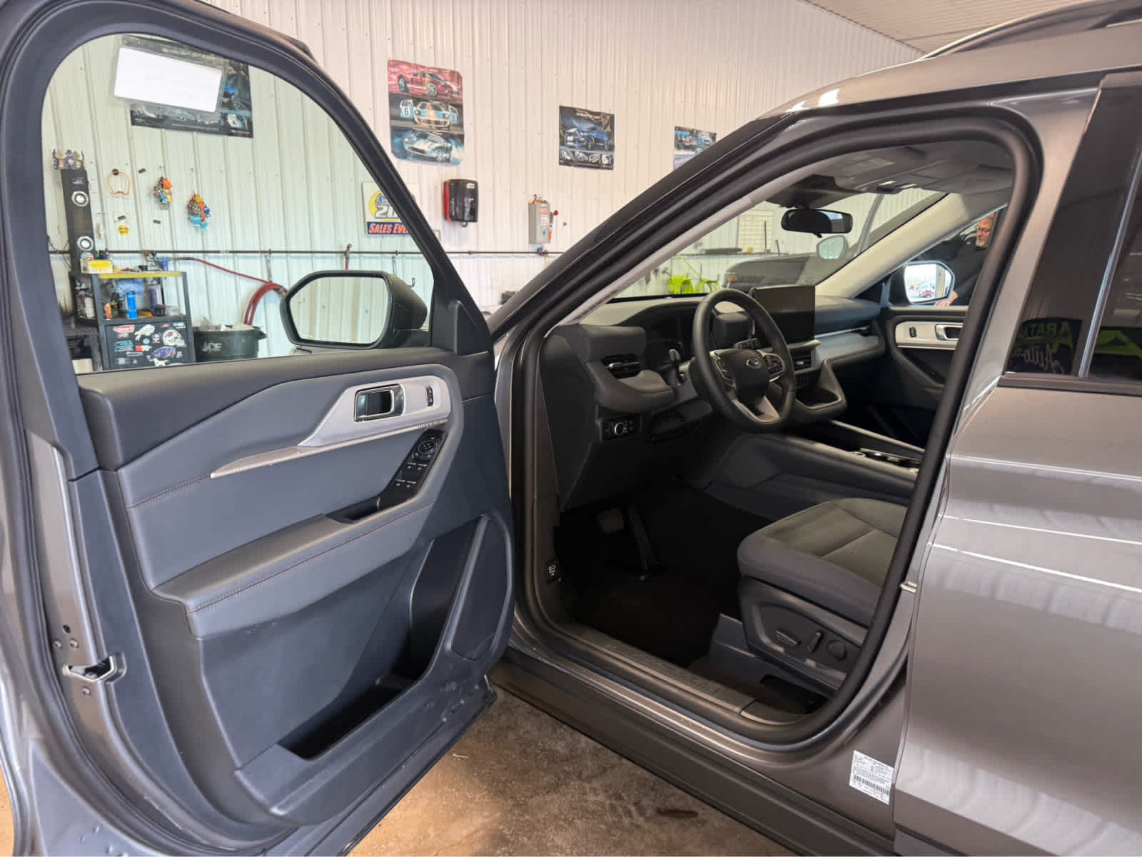 2026 Ford Explorer Active w/100A Pkg - GRAY exterior view 7