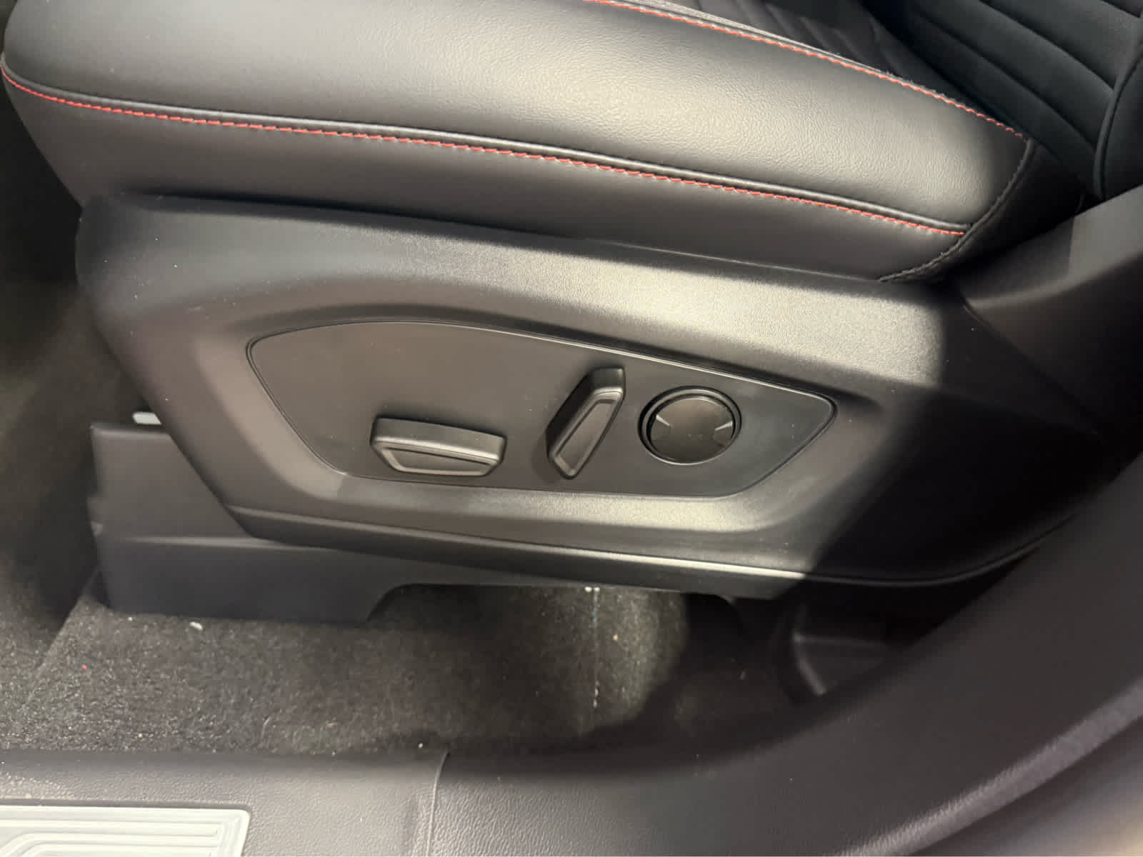 2026 Ford Explorer ST-Line - RAPID RED MET TINTED exterior view 9