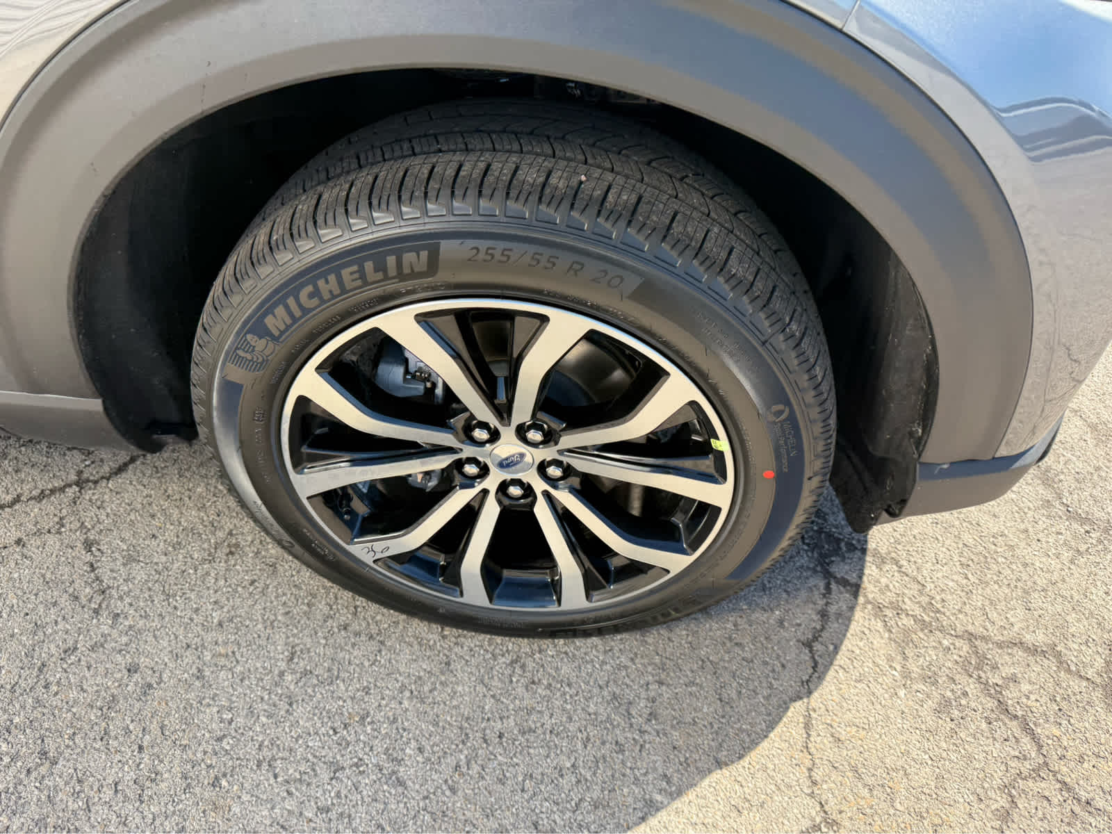 2026 Ford Explorer ST-Line - Carbonized Gray Metallic exterior view 4