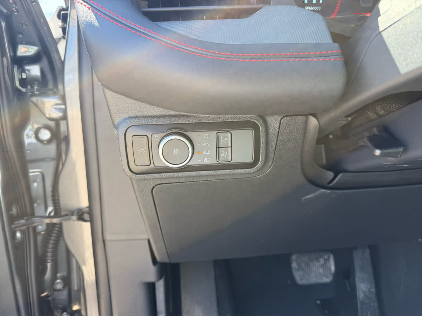 2026 Ford Explorer ST-Line - Carbonized Gray Metallic exterior view 11