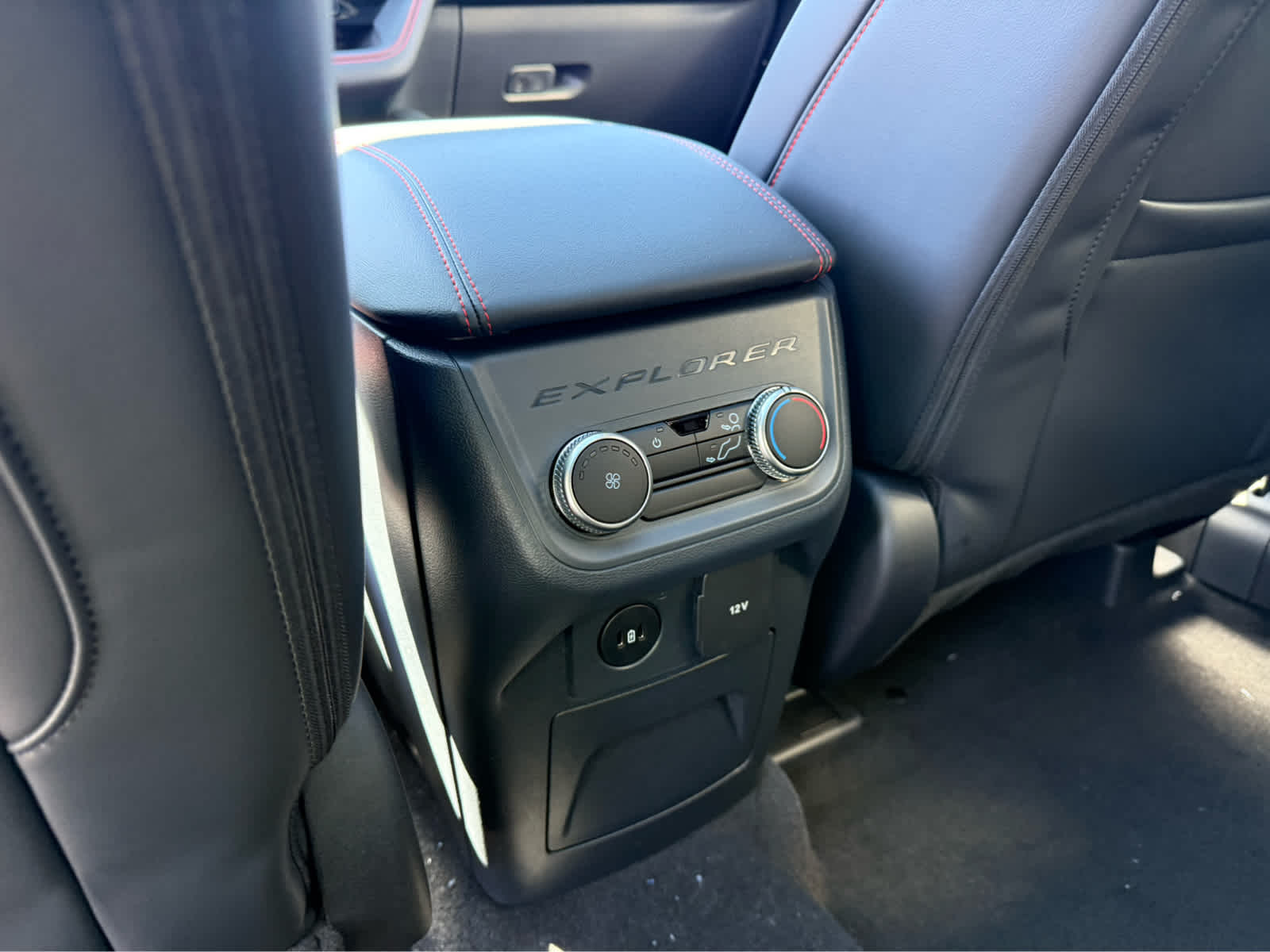 2026 Ford Explorer ST-Line - Carbonized Gray Metallic exterior view 18