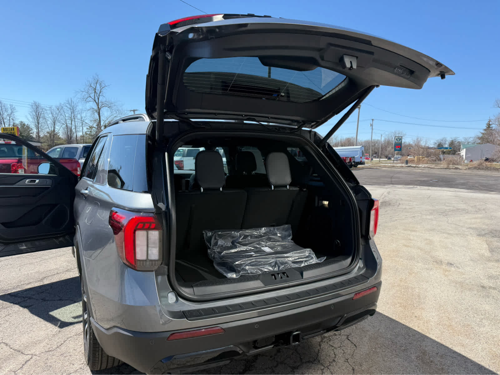 2026 Ford Explorer ST-Line - Carbonized Gray Metallic exterior view 20