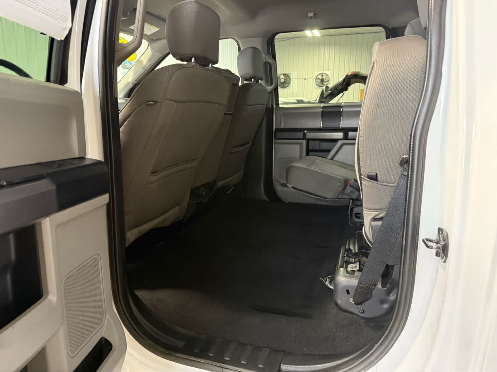 2021 Ford Super Duty F-250 Pickup XLT - Oxford White exterior view 17