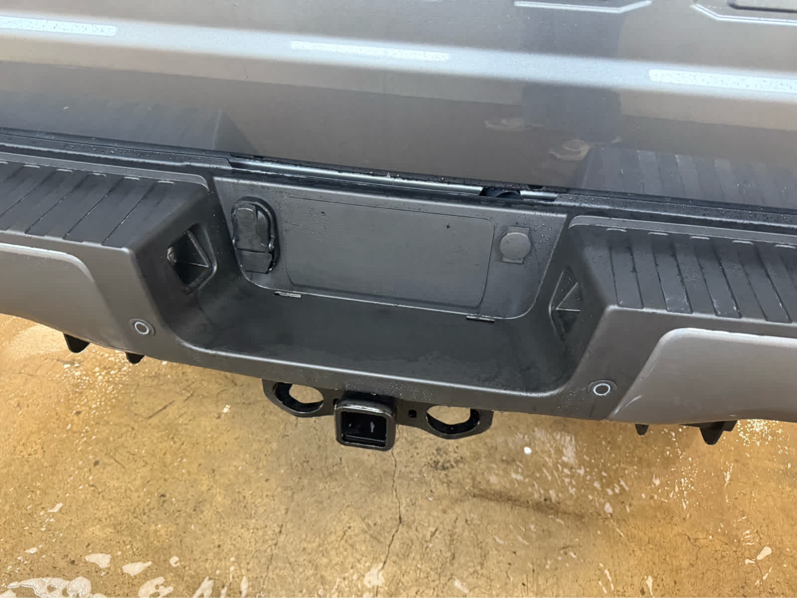 2026 Ford Super Duty F-250 SRW XL - Carbonized Gray Metallic exterior view 9