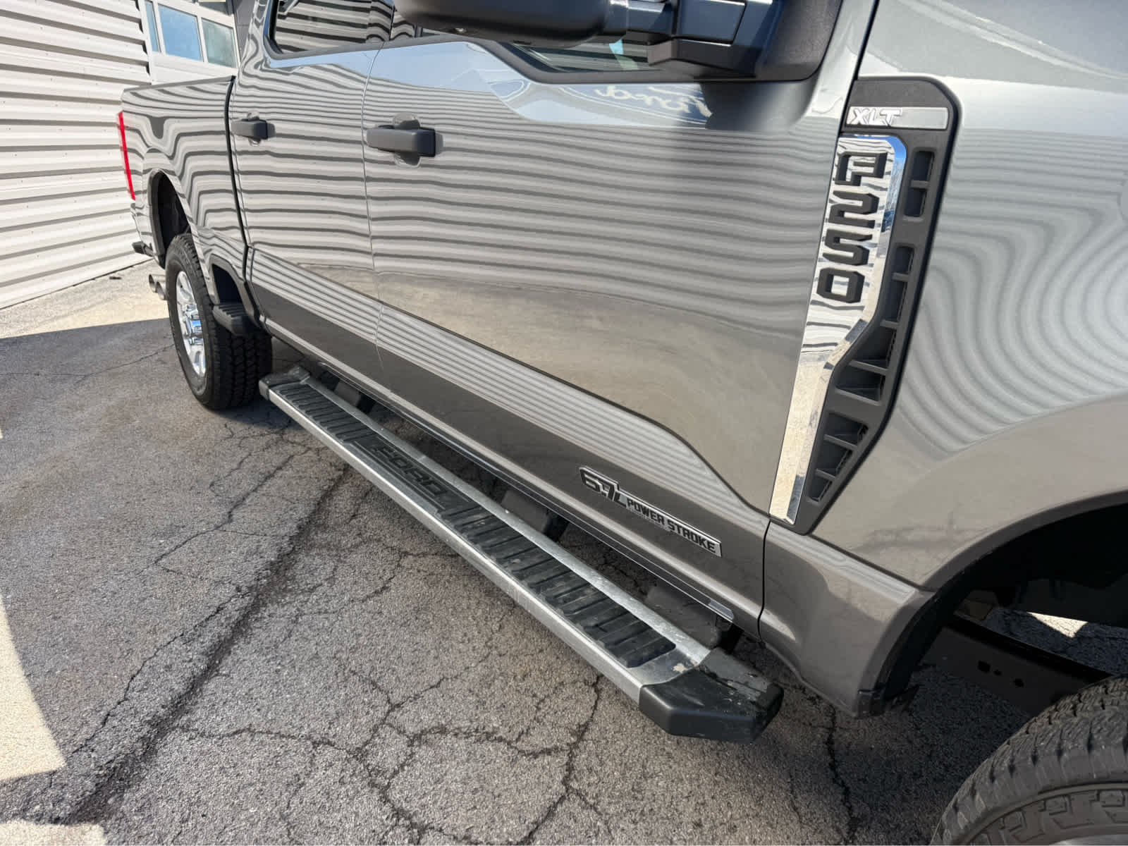 2024 Ford Super Duty F-250 Pickup XLT - Carbonized Gray Metallic exterior view 5