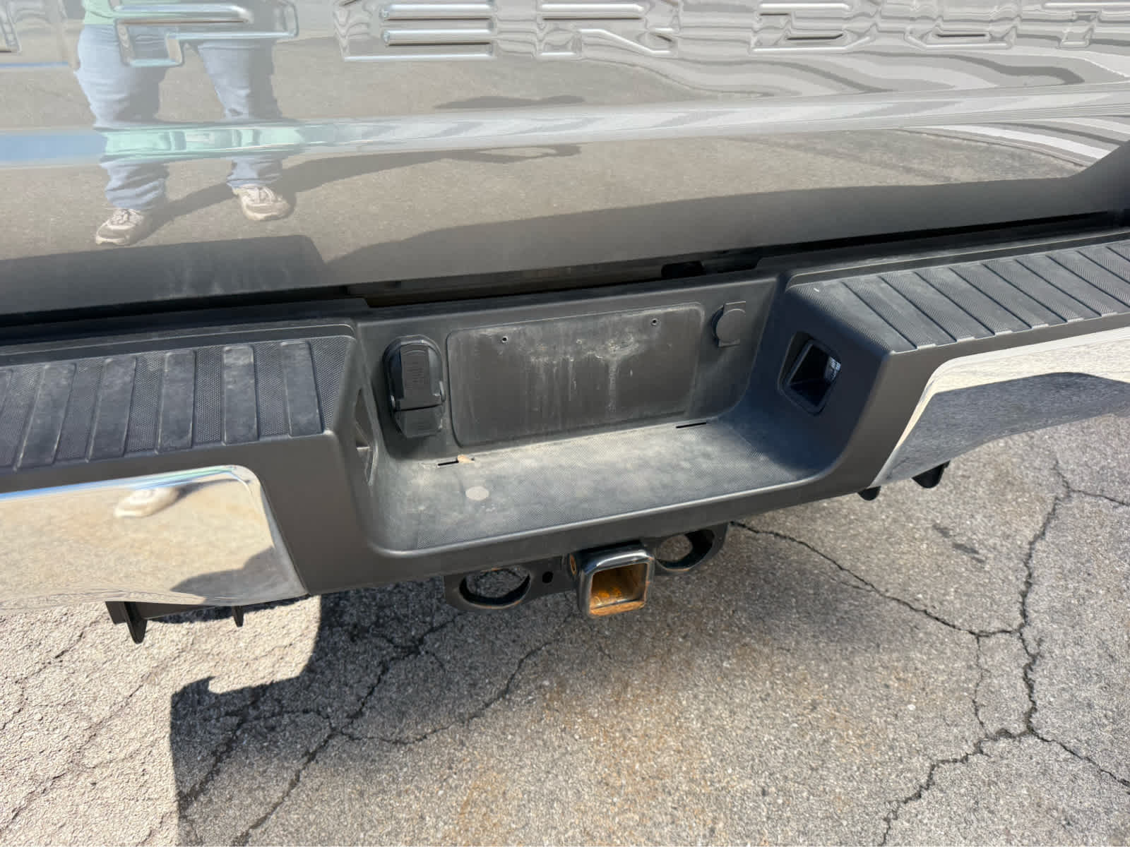 2024 Ford Super Duty F-250 Pickup XLT - Carbonized Gray Metallic exterior view 8