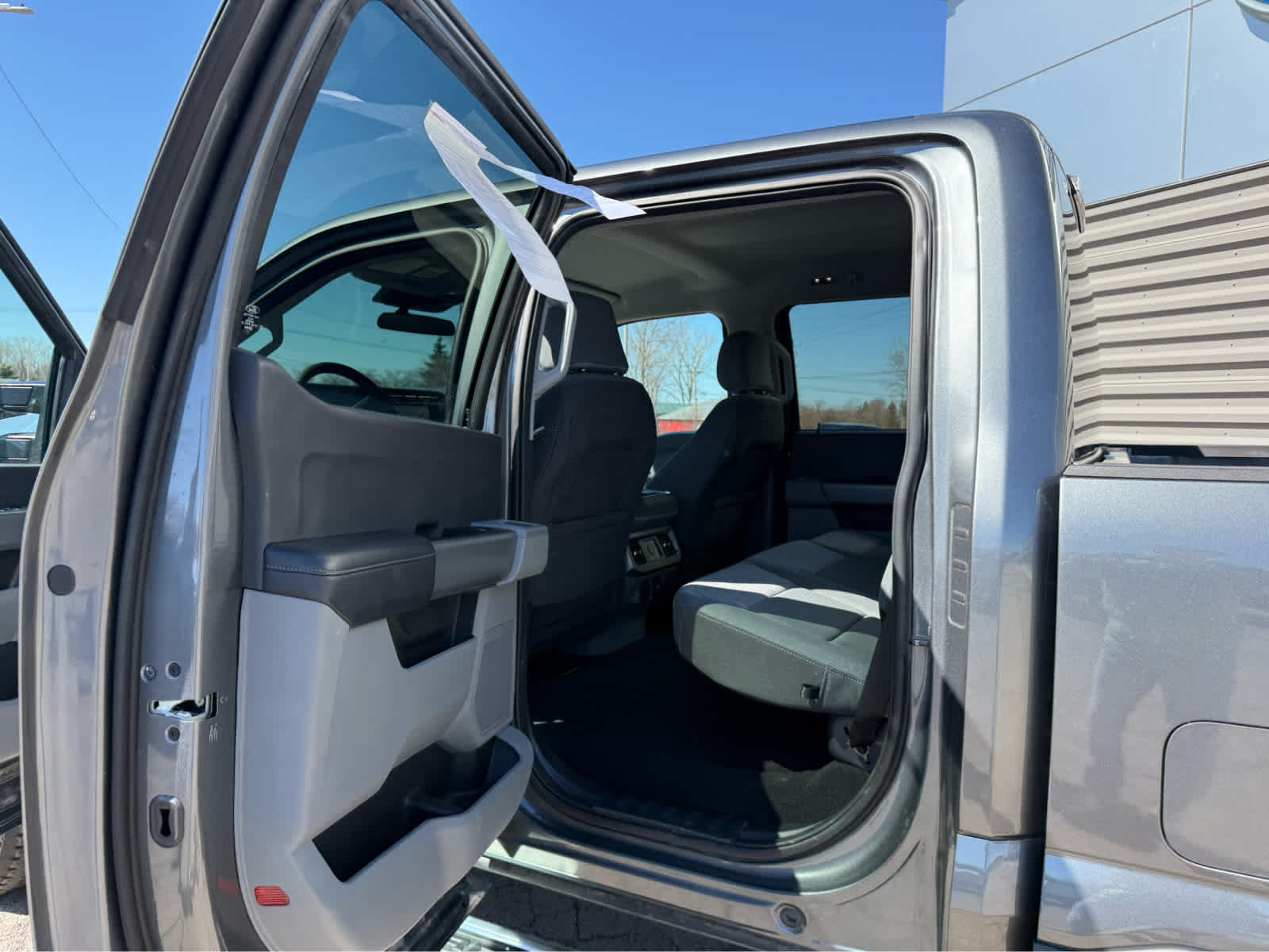 2024 Ford Super Duty F-250 Pickup XLT - Carbonized Gray Metallic exterior view 18