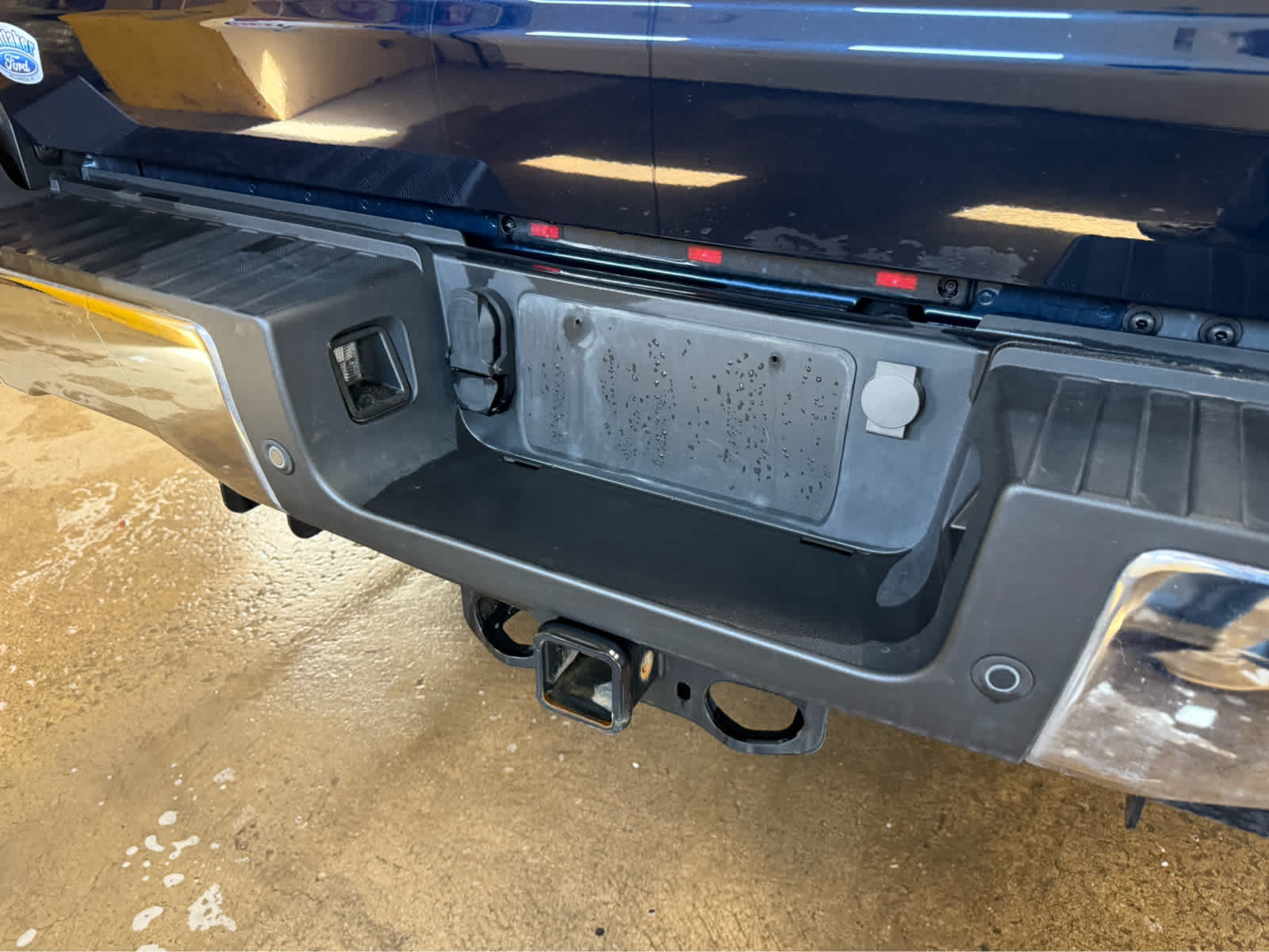 2024 Ford Super Duty F-250 Pickup XLT - Antimatter Blue Metallic exterior view 8